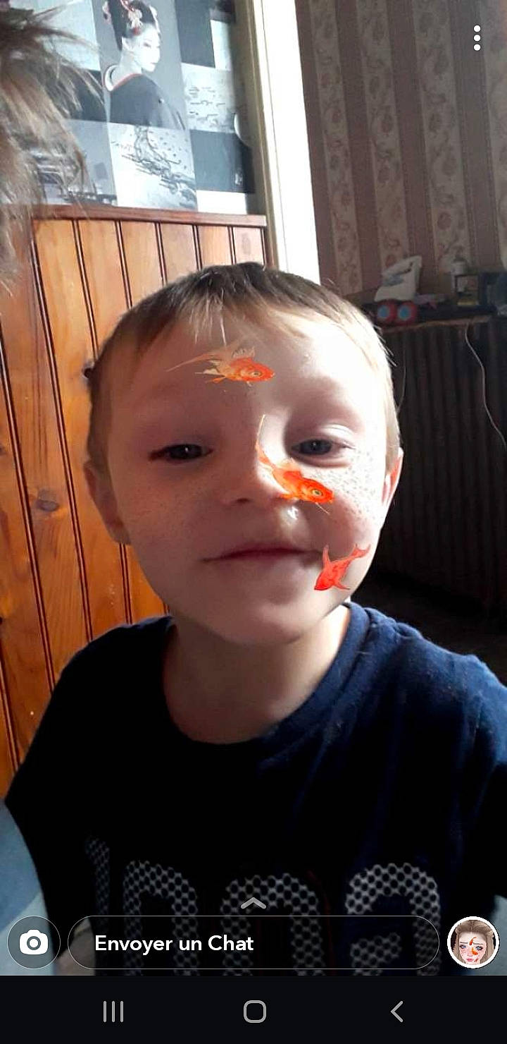 Jason participe au concours pour gagner de l'argent avec cette photo : cheek, child, chin, ear, eyebrow, face, forehead, head, jaw, lip, nose, person, toddler