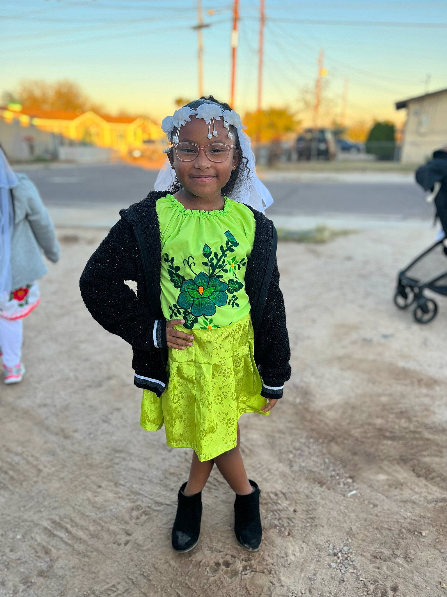 Avah is registered to the contest to win money with this photo: asphalt, child, electric_blue, event, fashion_accessory, fashion_design, fun, grass, happy, headwear, joy, leisure, person, recreation, road, shoe, sky, sleeve, toddler, vacation