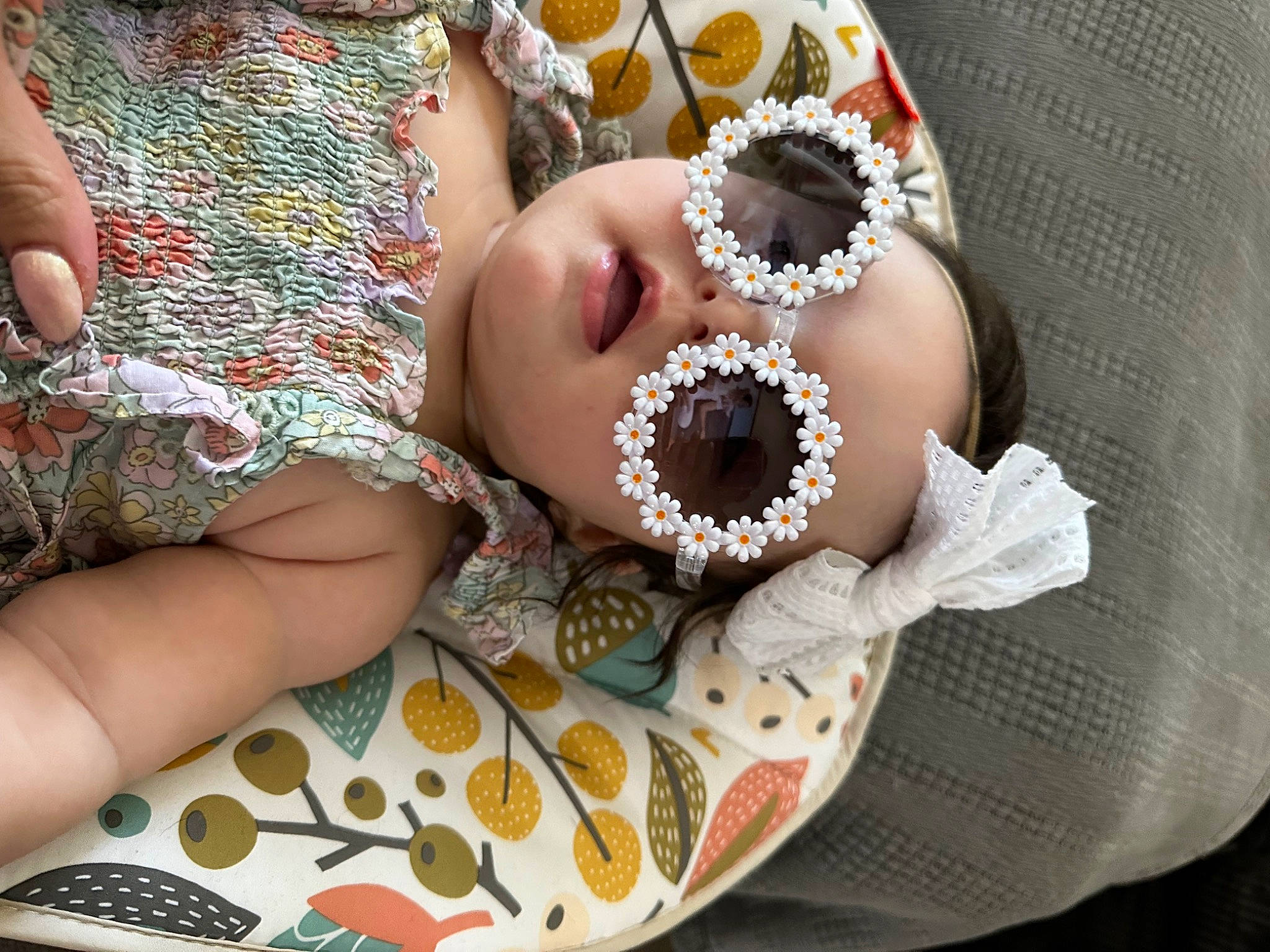Aerys is registered to the contest to win money with this photo: baby, baby_toddler_clothing, chest, child, dishware, eyelash, fashion_accessory, hair_accessory, headband, headpiece, human_leg, jewellery, linens, nail, pattern, person, serveware, tableware, thigh, toddler