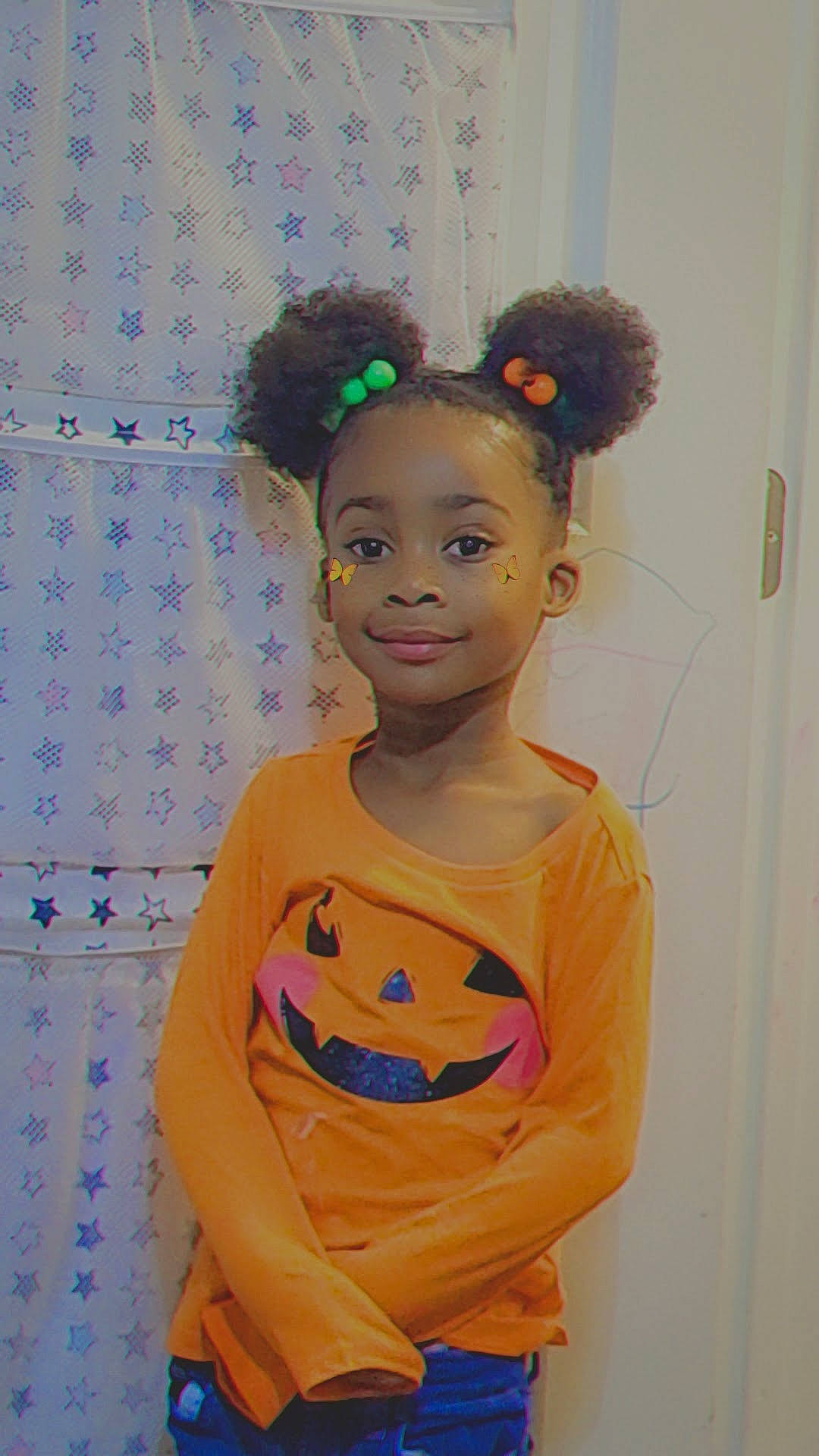 Kashorie is registered to the contest to win money with this photo: arm, child, electric_blue, face, facial_expression, fashion_accessory, fashion_design, flooring, fun, hair, hairstyle, happy, headpiece, jewellery, joy, person, personal_protective_equipment, room, sleeve, smile