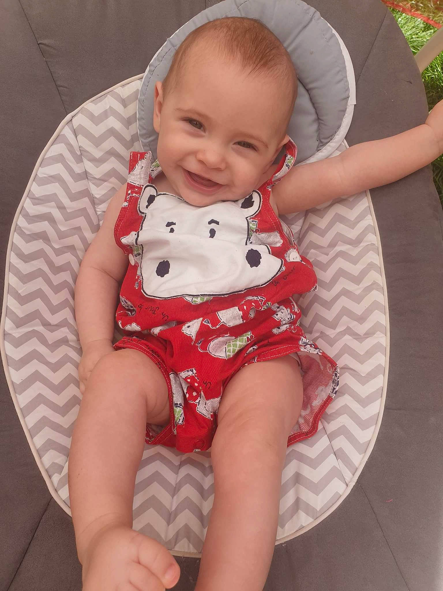 Prïhya a rejoint le concours — aidez-le/la à gagner de superbes lots ! arm, baby, baby_toddler_clothing, cheek, child, comfort, dress, finger, happy, joy, lap, leg, pattern, person, pink, product, skin, sleeve, smile, textile