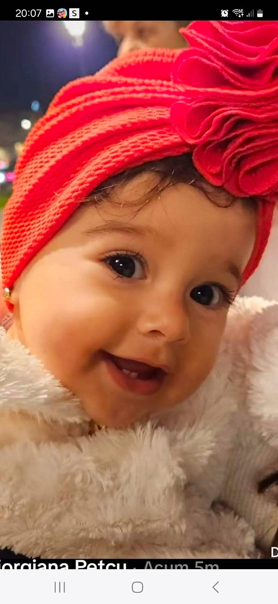 Carla Maria a rejoint le concours — aidez-le/la à gagner de superbes lots ! cheek, chin, eye, eyebrow, eyelash, face, facial_expression, hair, happy, head, headwear, human, human_body, iris, lip, mouth, nose, organ, person, skin