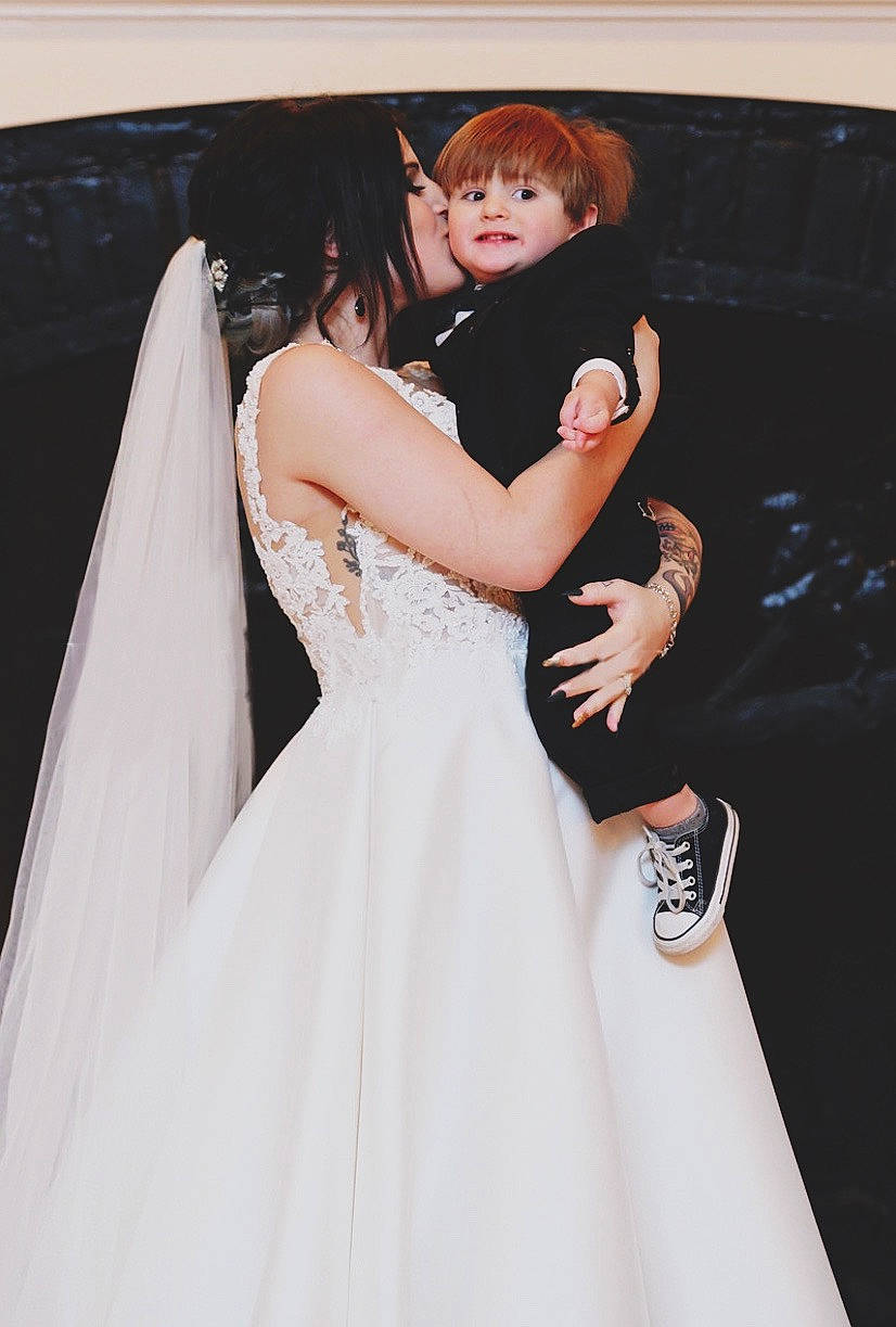 Caspian is registered to the contest to win money with this photo: beauty, bridal_accessory, bridal_clothing, bride, clothing, cosplay, costume, dress, fashion, figurine, formal_wear, gown, hand, haute_couture, joint, lady, person, photography, shoulder, wedding_dress