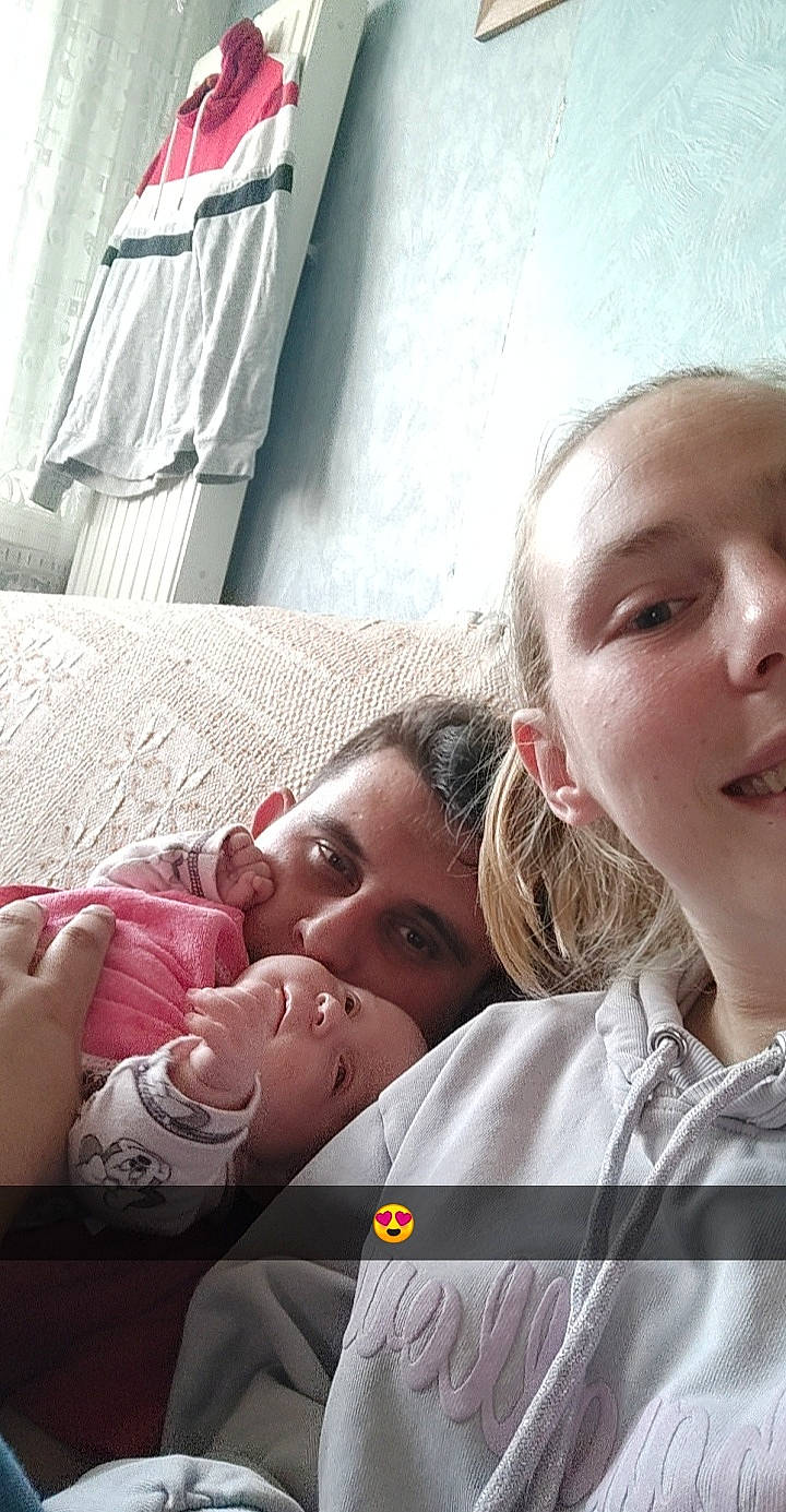 Lyana a rejoint le concours — aidez-le/la à gagner de superbes lots ! baby, cheek, child, comfort, curtain, event, eyelash, face, flag, fun, gesture, happy, joy, lip, mouth, nose, people, person, room, selfie