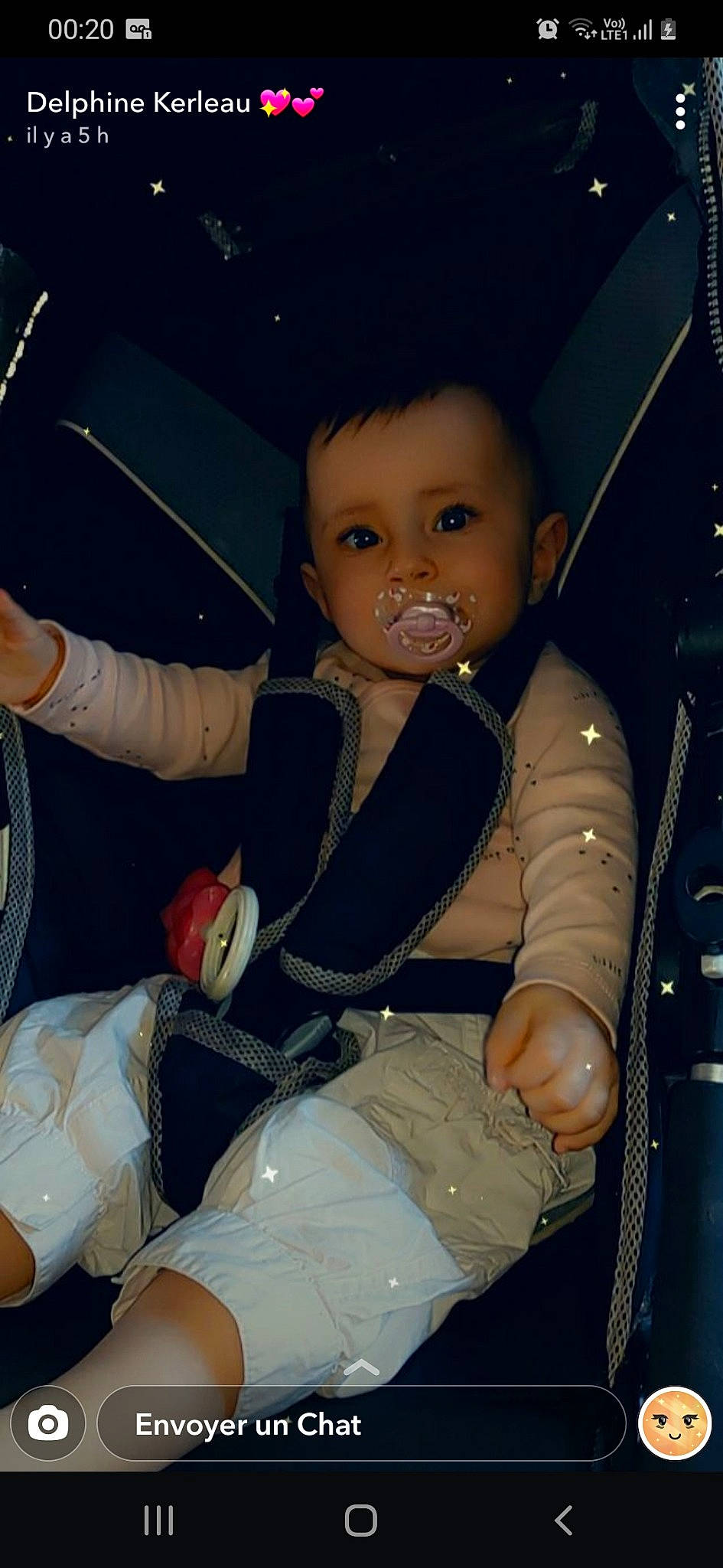 Orelia-kyra a rejoint le concours — aidez-le/la à gagner de superbes lots ! arm, baby, baby_toddler_clothing, cheek, comfort, cool, facial_expression, finger, fun, gesture, hairstyle, hand, human, human_body, joint, leg, person, product, skin, thumb