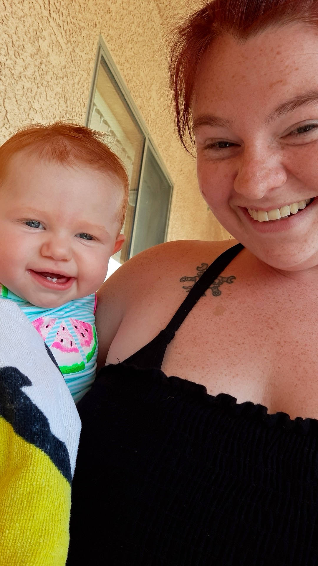 Kairi is registered to the contest to win money with this photo: arm, baby, cheek, child, chin, eye, eyebrow, face, facial_expression, forehead, head, iris, joy, lip, nose, people, person, selfie, shoulder, skin