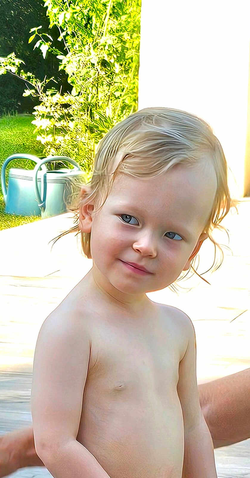 Charlie Billon participe au concours pour gagner de l'argent avec cette photo : bare_chest, child, cute, face, greenery, happy, head, nature, outdoor, person, playful, portrait, skin, smile, summer, sunlight, toddler, watering_can, wet_hair, young_child