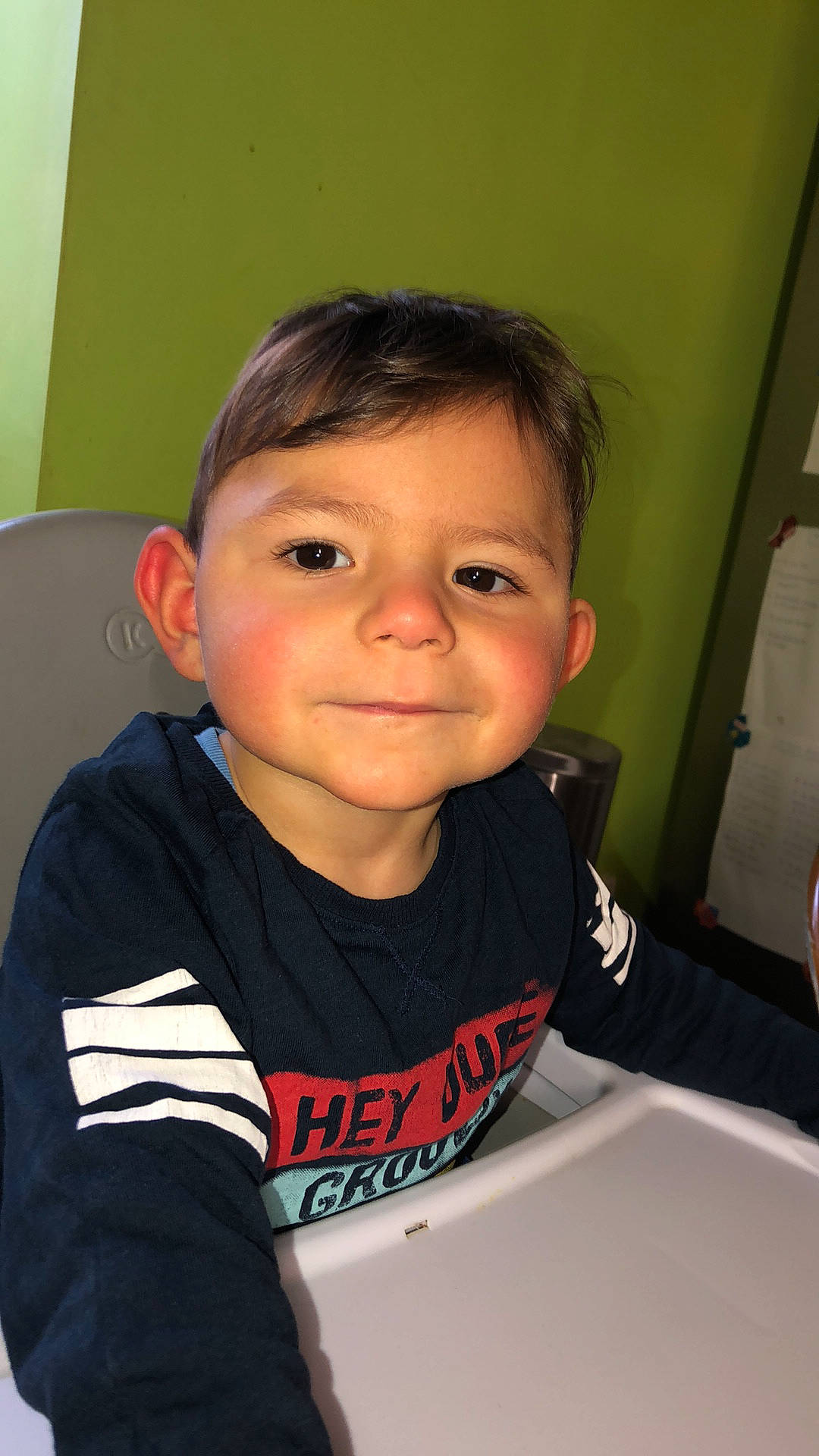 Lissandro participe au concours pour gagner de l'argent avec cette photo : active_shirt, baby, baby_toddler_clothing, caesar_cut, cheek, child, chin, cool, ear, eyebrow, eyelash, forehead, hairstyle, iris, joy, person, skin, toddler