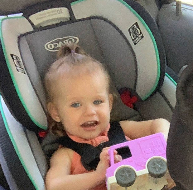 Della is registered to the contest to win money with this photo: auto_part, automotive_design, baby, baby_products, baby_toddler_clothing, beauty, car_seat, child, comfort, family_car, fun, happy, motor_vehicle, person, product, smile, snapshot, technology, thumb, toddler