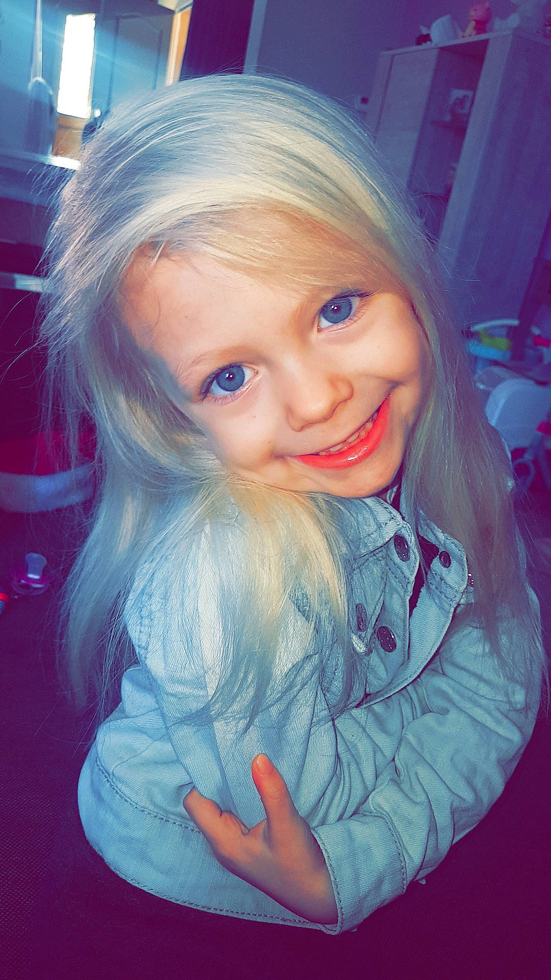 Athenaïs a rejoint le concours — aidez-le/la à gagner de superbes lots ! beauty, blond, blue, cheek, child, chin, eye, eyebrow, face, hair, hairstyle, head, iris, joy, lady, lip, nose, person, pink, skin