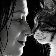 Stitch a rejoint le concours — aidez-le/la à gagner de superbes lots ! black_and_white, woman, cat, face, profile, close_up, nose_to_nose, intimacy, pet, tabby_cat, portrait, whiskers, animal, human, affection, love, monochrome, soft_light, expression, connection