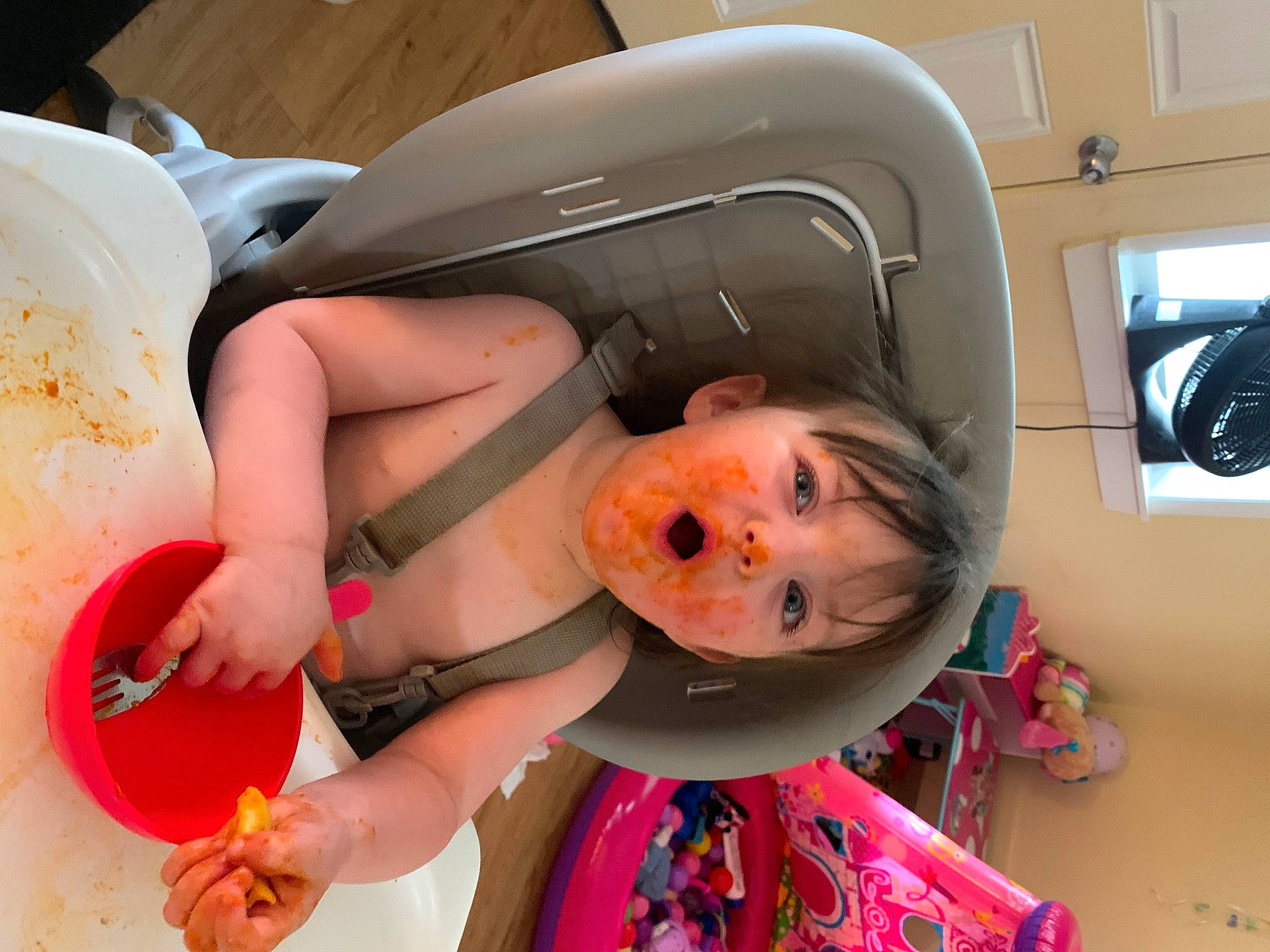 Lillyanna is registered to the contest to win money with this photo: abdomen, automotive_design, bathing, chest, child, eyewear, finger, flesh, fun, human_leg, major_appliance, mouth, nail, person, personal_protective_equipment, selfie, smile, sunglasses, swimwear, toy