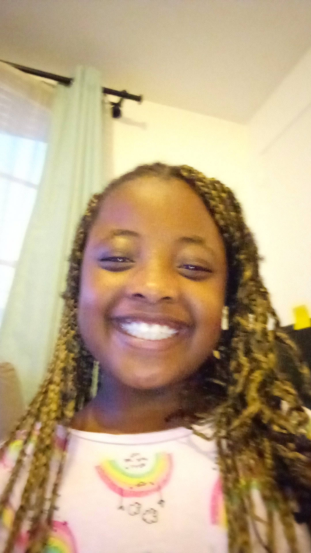 Joyce participe au concours pour gagner de l'argent avec cette photo : black_hair, cheek, chin, curtain, eyebrow, eyelash, fashion_design, forehead, fun, hair, hairstyle, happy, joy, lip, long_hair, makeover, nose, person, skin, smile