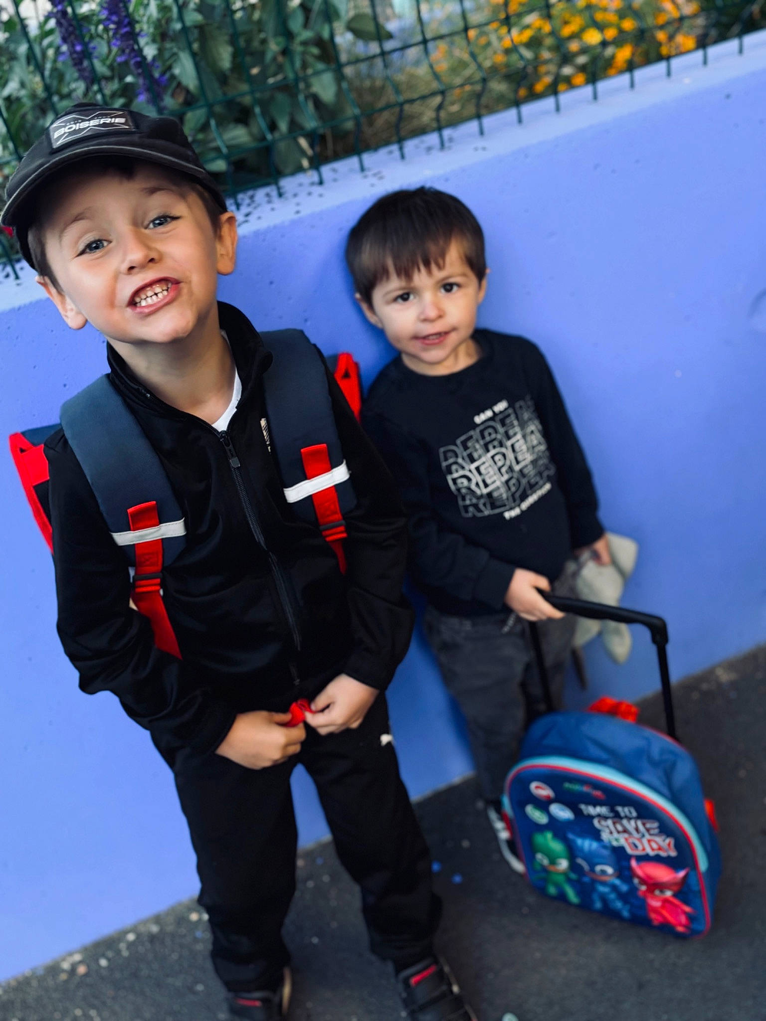Ethann a rejoint le concours — aidez-le/la à gagner de superbes lots ! bag, child, cool, electric_blue, event, fun, happy, hat, headwear, joy, leisure, luggage_and_bags, person, recreation, rolling, skateboard, sleeve, smile, snapshot, sports_equipment