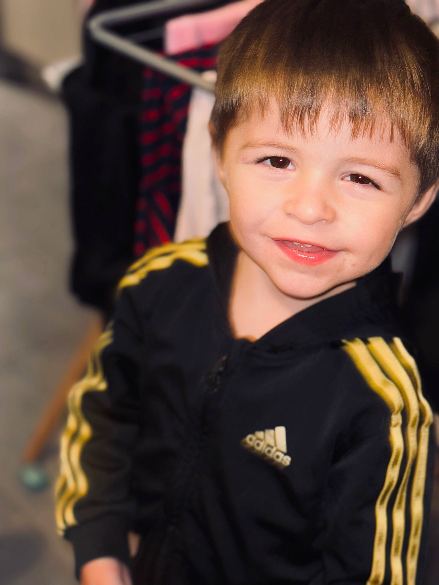 Kayron participe au concours pour gagner de l'argent avec cette photo : baby, bangs, black_hair, cheek, child, child_model, event, eyebrow, eyelash, fashion_accessory, flash_photography, formal_wear, fun, happy, iris, joy, person, portrait_photography, sitting, sleeve