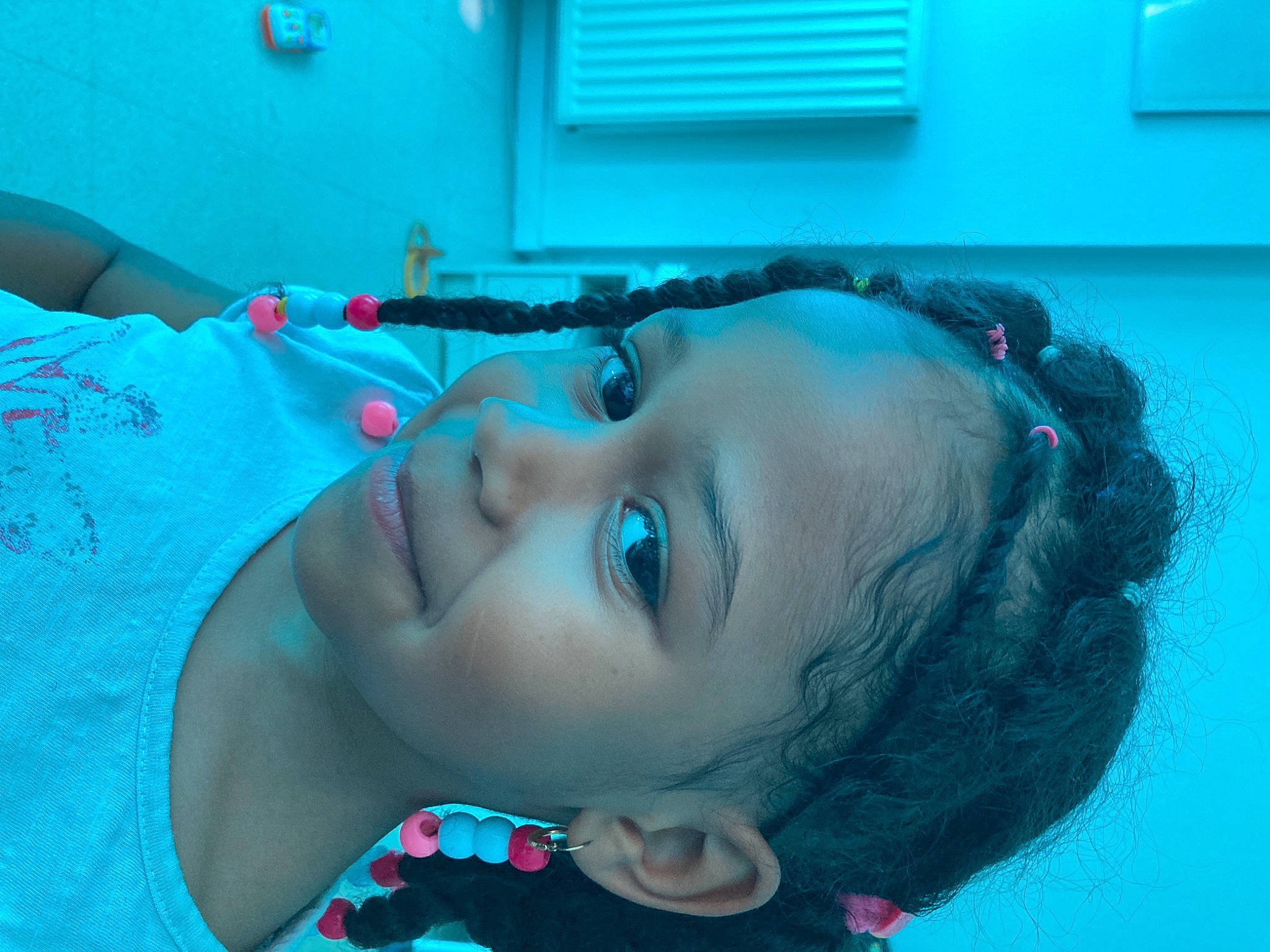 Maëlys participe au concours pour gagner de l'argent avec cette photo : azure, blue, chin, eye, eyebrow, eyelash, forehead, green, hair, head, jaw, lip, mouth, muscle, neck, nose, person, skin, smile, swimming_pool