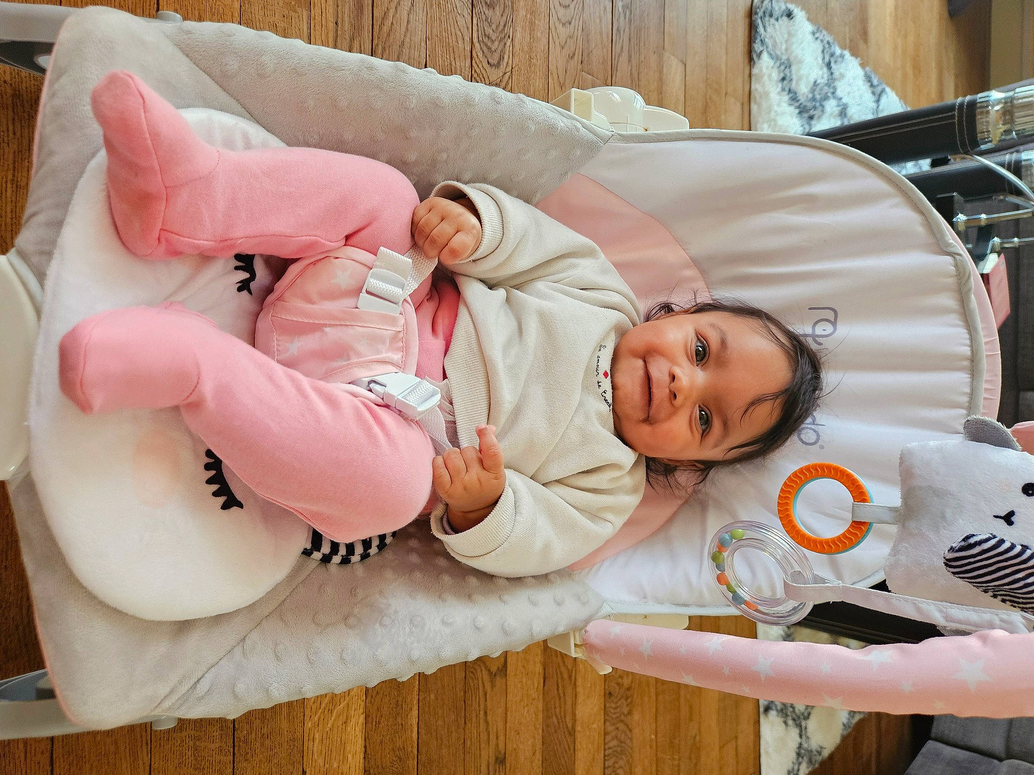 Malika participe au concours pour gagner de l'argent avec cette photo : abdomen, arm, baby, baby_products, baby_sleeping, baby_toddler_clothing, child, comfort, flooring, joy, knee, linens, nap, peach, person, room, sitting, sleep, sleeve, thigh