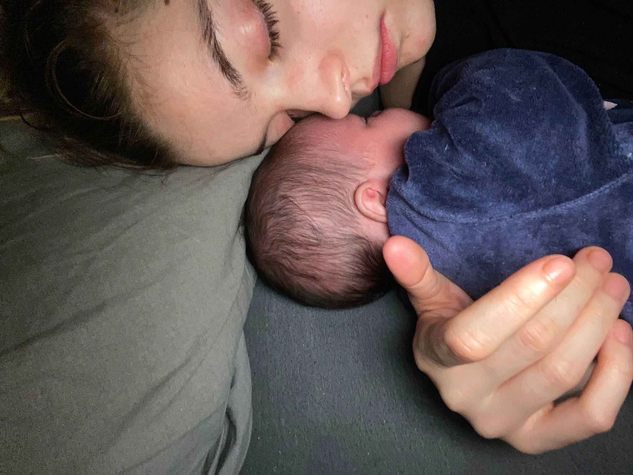 Kellyne a rejoint le concours — aidez-le/la à gagner de superbes lots ! baby, baby_toddler_clothing, cheek, child, comfort, ear, elbow, electric_blue, eyelash, finger, gesture, hand, happy, nail, nose, person, skin, thumb, toddler, wrinkle