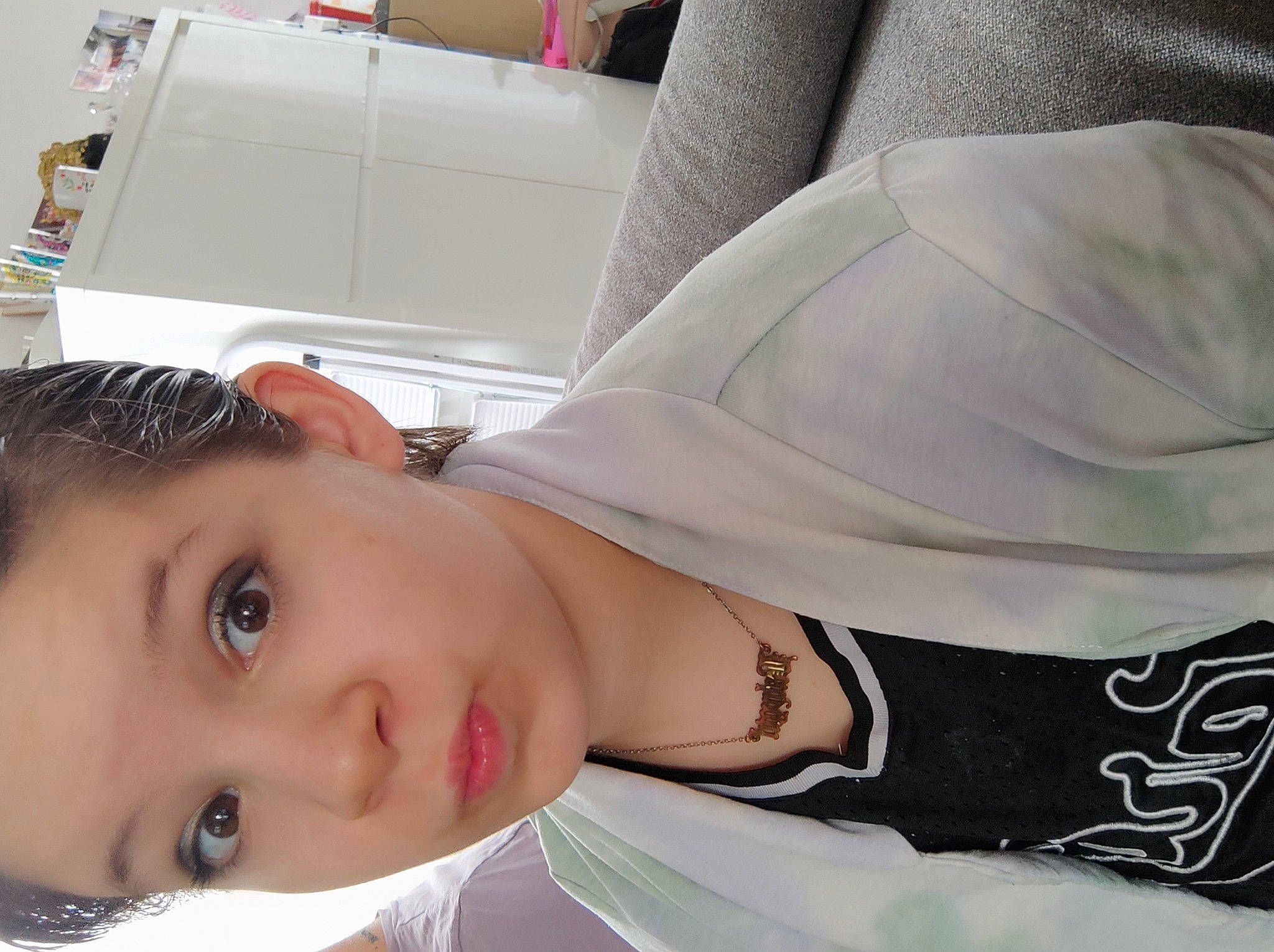 Cassidy a rejoint le concours — aidez-le/la à gagner de superbes lots ! chest, child, comfort, elbow, eyebrow, eyelash, eyewear, fashion_accessory, hair_coloring, happy, jaw, lip, mouth, neck, person, portrait_photography, service, smile