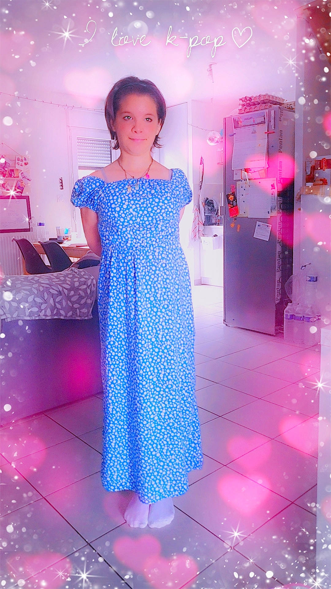 Cassidy participe au concours pour gagner de l'argent avec cette photo : cocktail_dress, day_dress, dress, electric_blue, event, fashion_design, fashion_model, flooring, formal_wear, gown, haute_couture, joy, lighting, magenta, one_piece_garment, pattern, person, pink, purple, sleeve