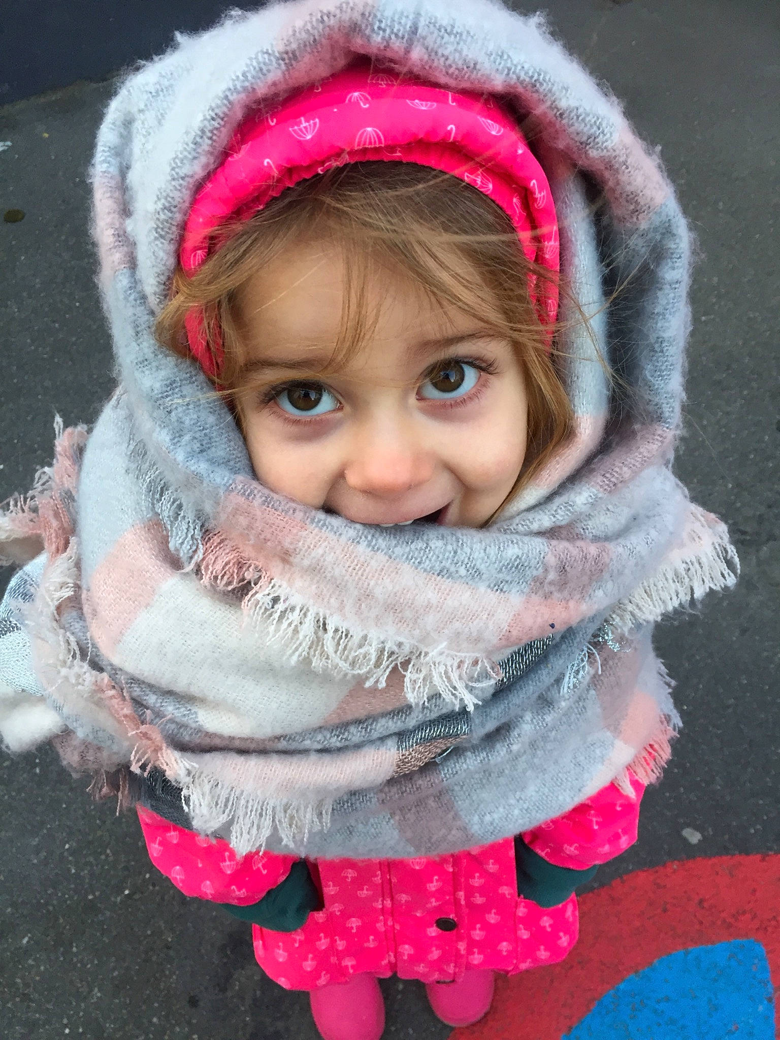 Eryn participe au concours pour gagner de l'argent avec cette photo : cap, cheek, cool, eye, face, freezing, happy, headgear, human_body, jacket, knit_cap, lip, mouth, nose, organ, person, photograph, pink, red, textile