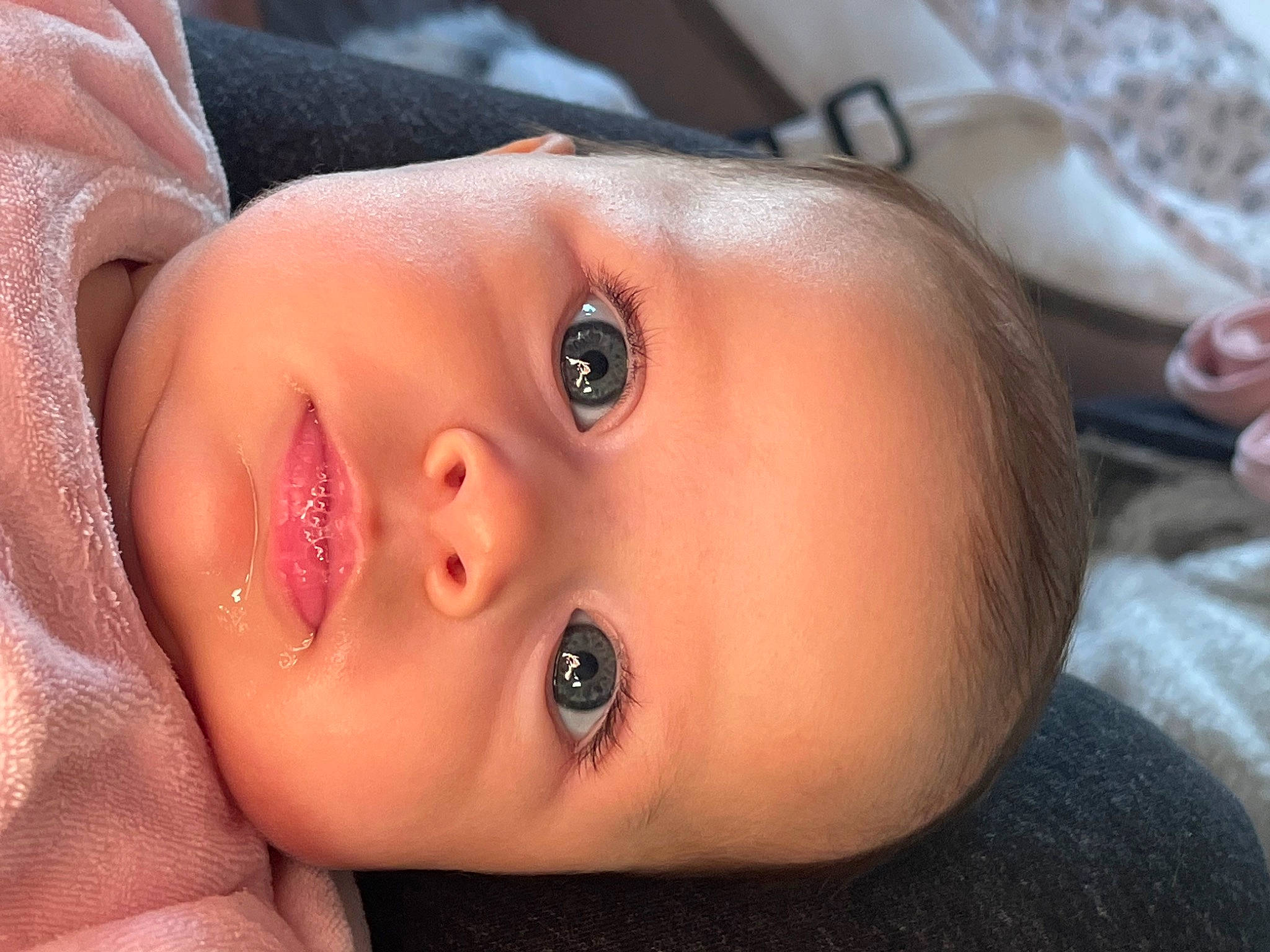 Lou a rejoint le concours — aidez-le/la à gagner de superbes lots ! baby, cheek, chin, dress, ear, eyebrow, eyelash, face, flash_photography, forehead, hairstyle, hat, headgear, iris, lip, mouth, neck, nose, person, skin