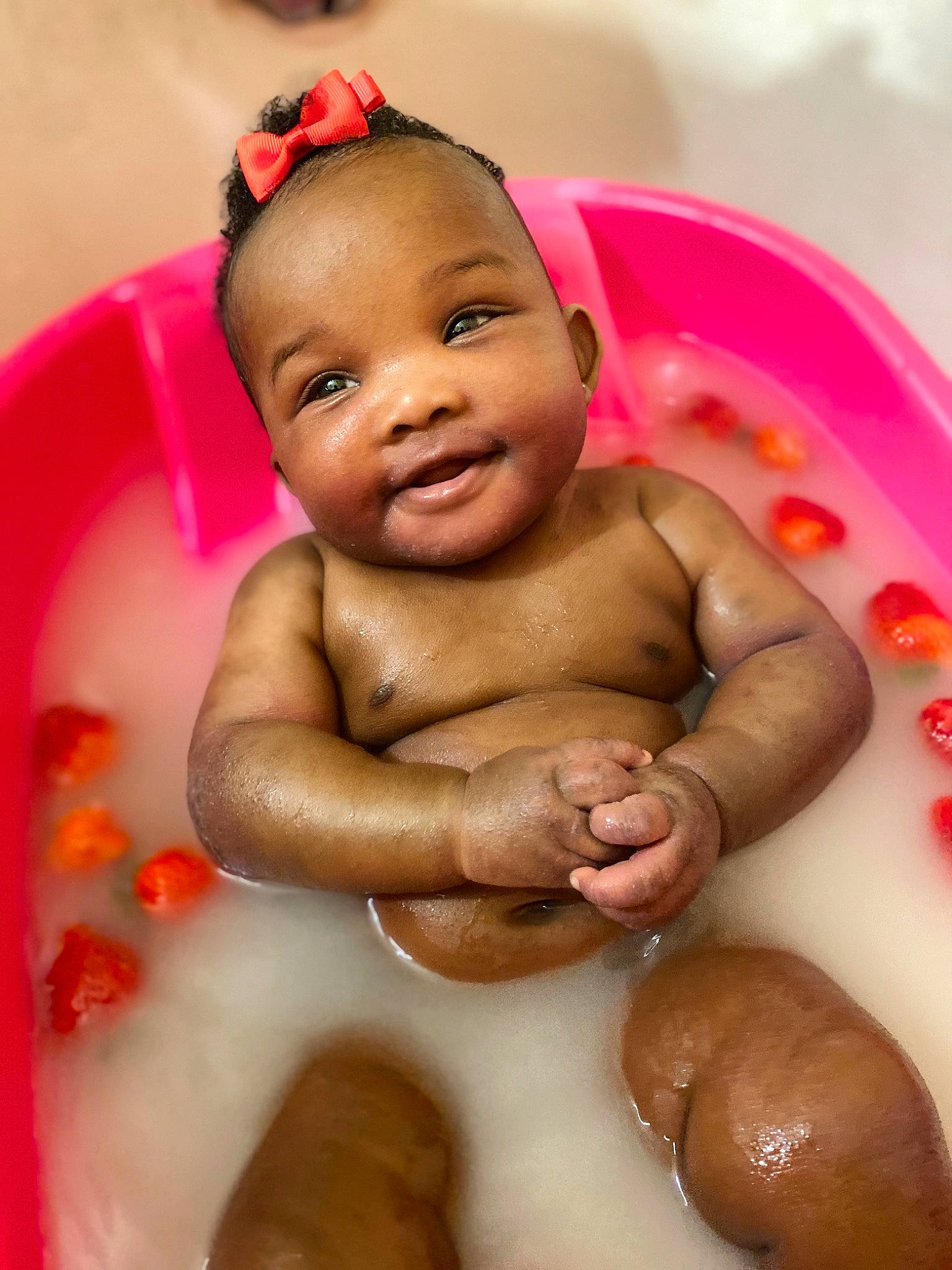 Ka'Miya is registered to the contest to win money with this photo: abdomen, baby, baby_bathing, bathing, bathtub, cheek, chest, child, facial_expression, fluid, foot, muscle, organ, person, pink, plumbing, skin, stomach, toddler, toe