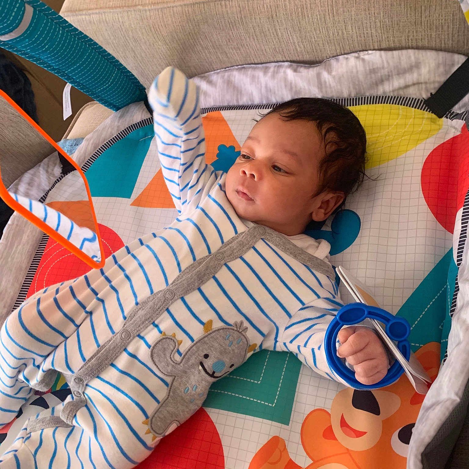 Raziel is registered to the contest to win money with this photo: baby, baby_products, baby_sleeping, baby_toddler_clothing, bag, bedding, bedtime, child, comfort, couch, infant_bed, linens, mammal, pattern, pillow, product, room, textile, throw_pillow, toddler