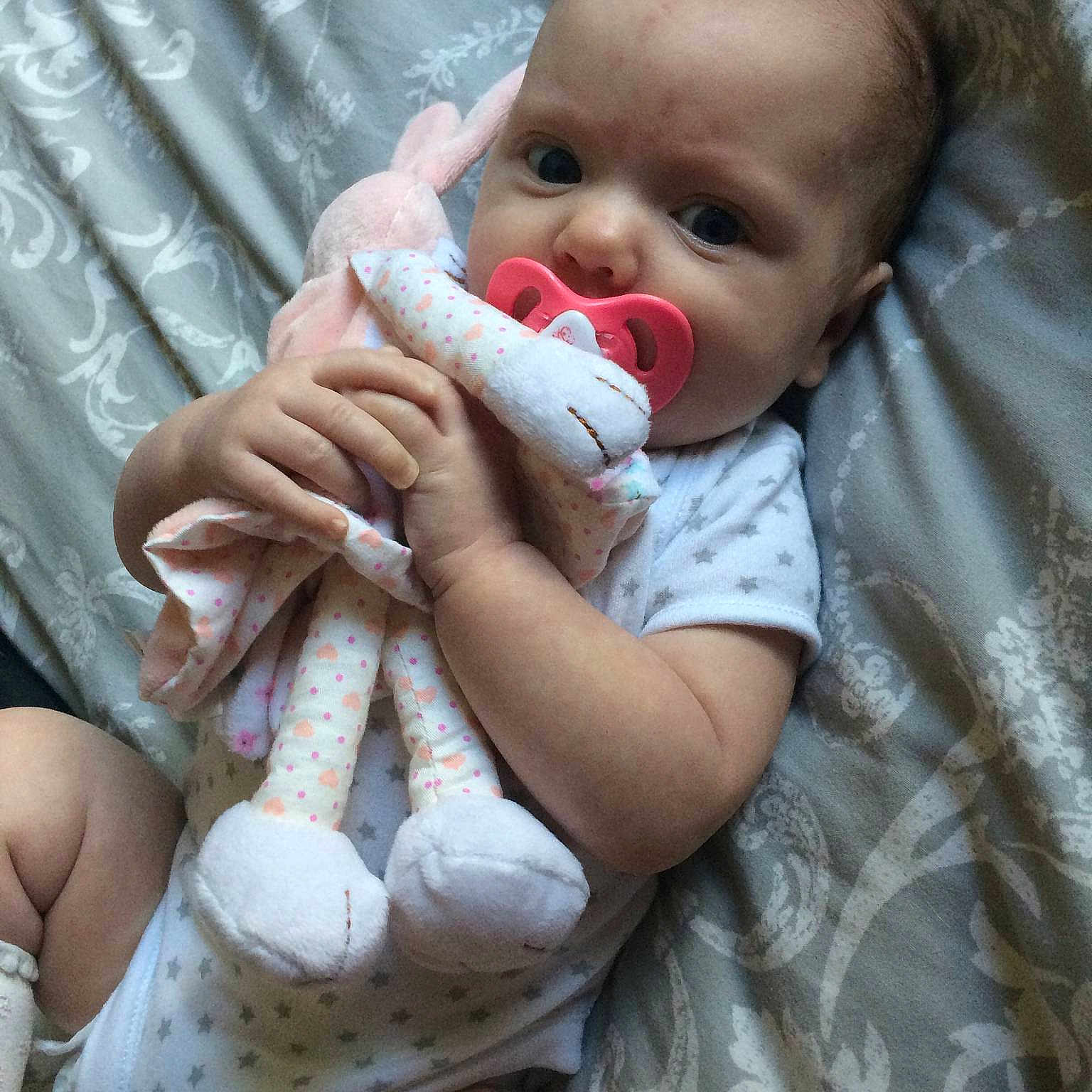 Layla-mae is registered to the contest to win money with this photo: