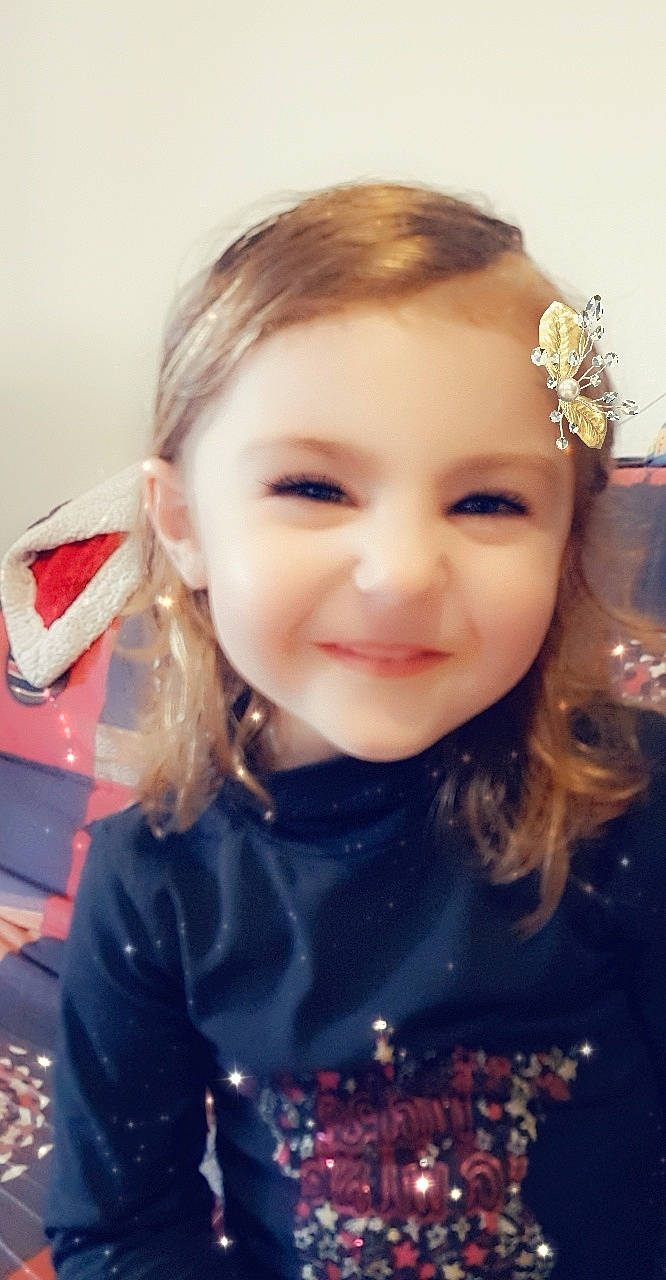 Tessa a rejoint le concours — aidez-le/la à gagner de superbes lots ! baby_toddler_clothing, cheek, child, cool, ear, eyebrow, eyelash, facial_expression, flash_photography, hair, hairstyle, happy, head, iris, joy, lip, nose, person, skin, sleeve