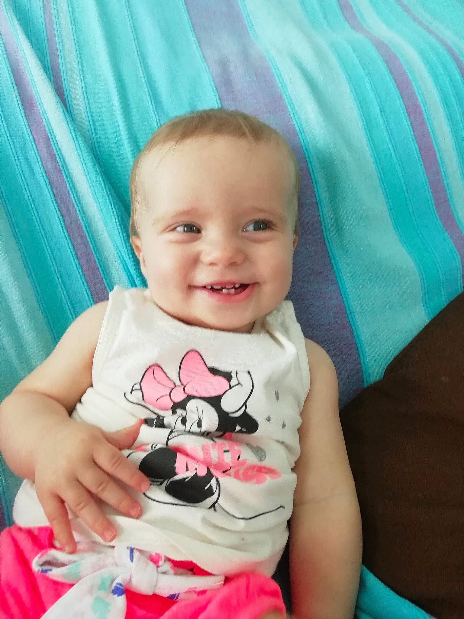 Elena a rejoint le concours — aidez-le/la à gagner de superbes lots ! baby, baby_products, baby_toddler_clothing, cheek, child, eye, face, happy, head, joy, person, pink, play, product, skin, smile, toddler, turquoise