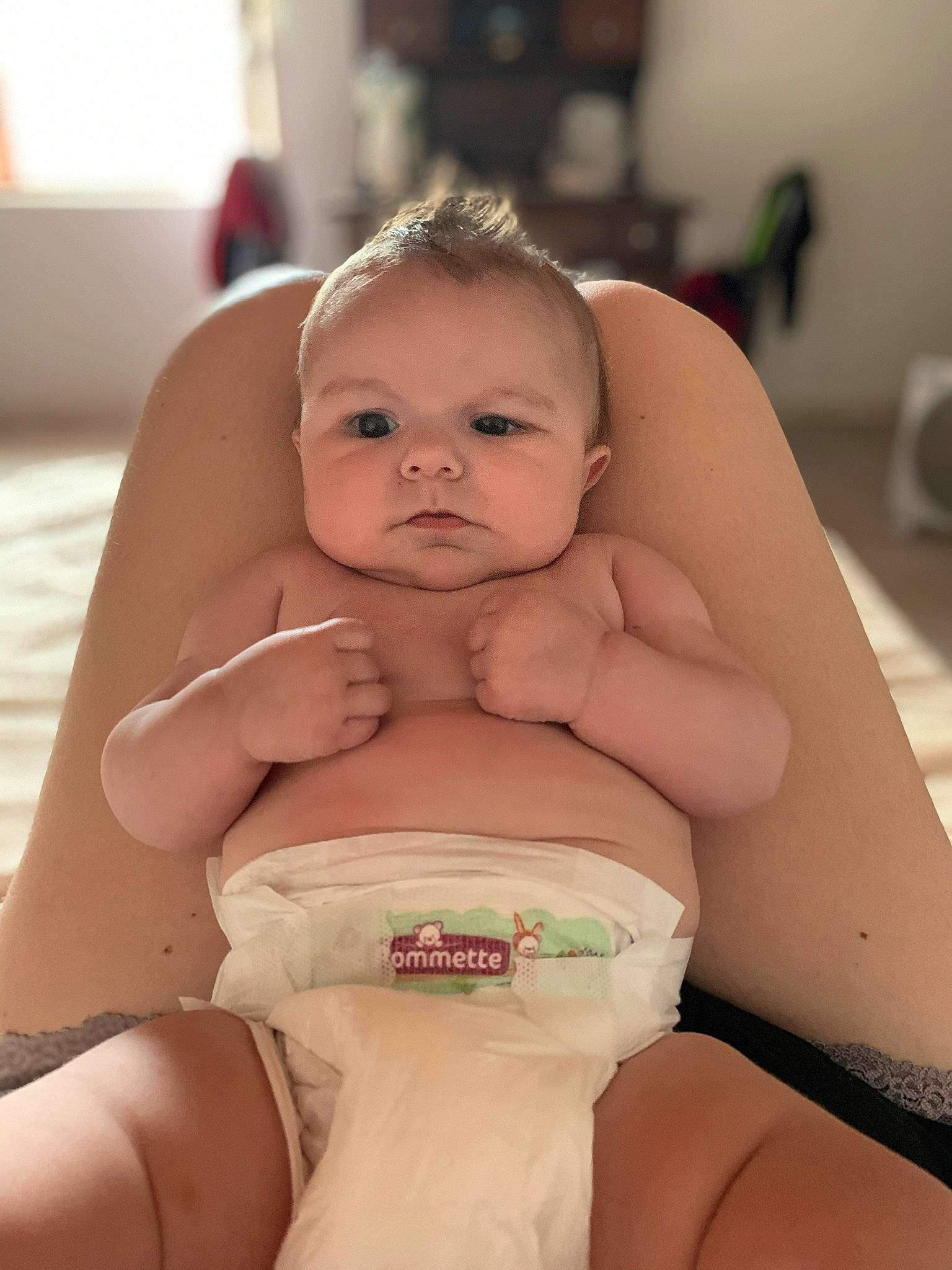 Lissana a rejoint le concours — aidez-le/la à gagner de superbes lots ! abdomen, baby, cheek, child, diaper, finger, leg, mouth, person, skin, stomach, toddler