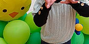 Olivia a rejoint le concours — aidez-le/la à gagner de superbes lots ! ball, balloon, bodypart, boy, child, clothing, face, finger, football, hand, head, knitwear, male, person, photography, portrait, soccer, soccerball, sphere, sport