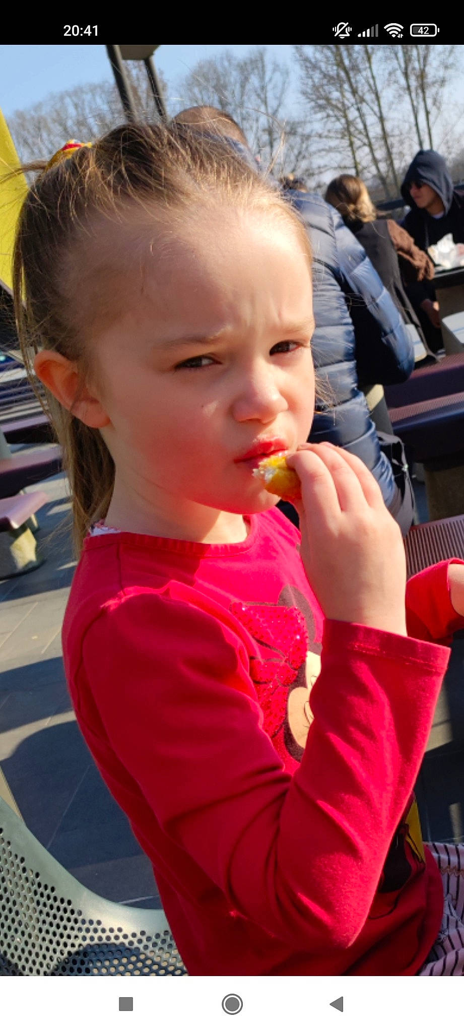 Lilyrose a rejoint le concours — aidez-le/la à gagner de superbes lots ! baby, cheek, child, chin, event, facial_expression, fruit, fun, gesture, hairstyle, happy, leisure, lip, mouth, nose, people, person, pink, recreation, skin