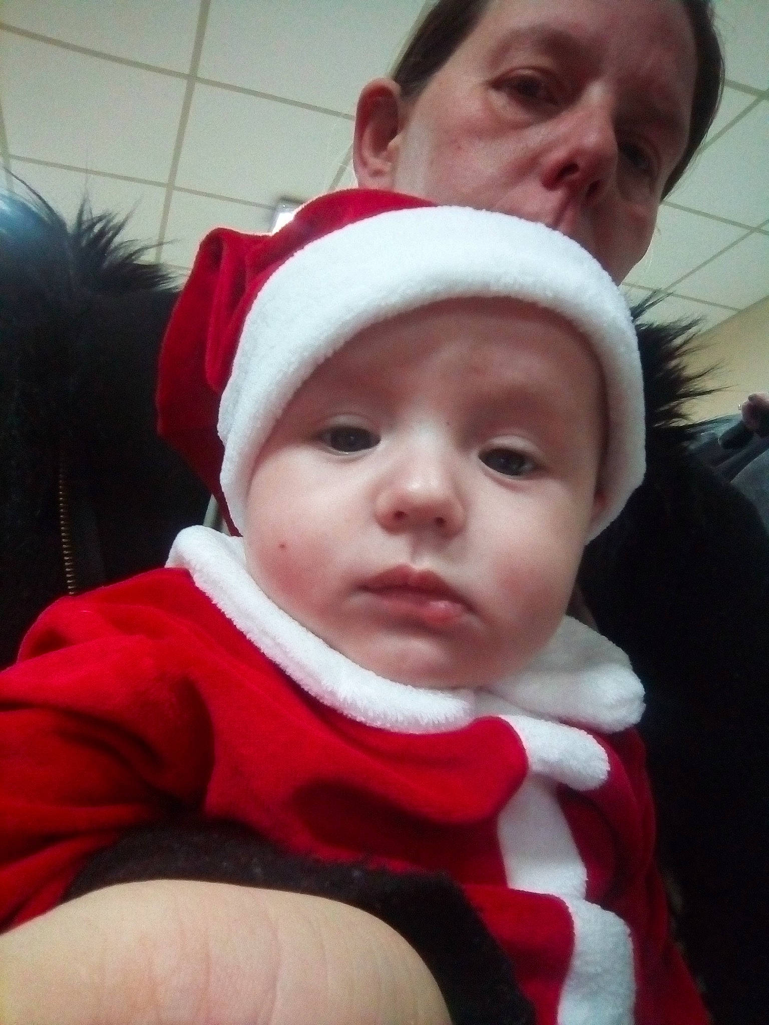 Aaron a rejoint le concours — aidez-le/la à gagner de superbes lots ! boy, cheek, child, cool, day, ear, face, fun, head, headgear, infant, mouth, nose, person, product, red, santa_claus, skin, smile, textile