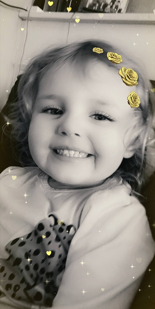 Inaya participe au concours pour gagner de l'argent avec cette photo : baby, black_and_white, cheek, child, eye, face, facial_expression, forehead, happy, head, iris, joy, laugh, lip, mouth, nose, person, photography, skin, smile