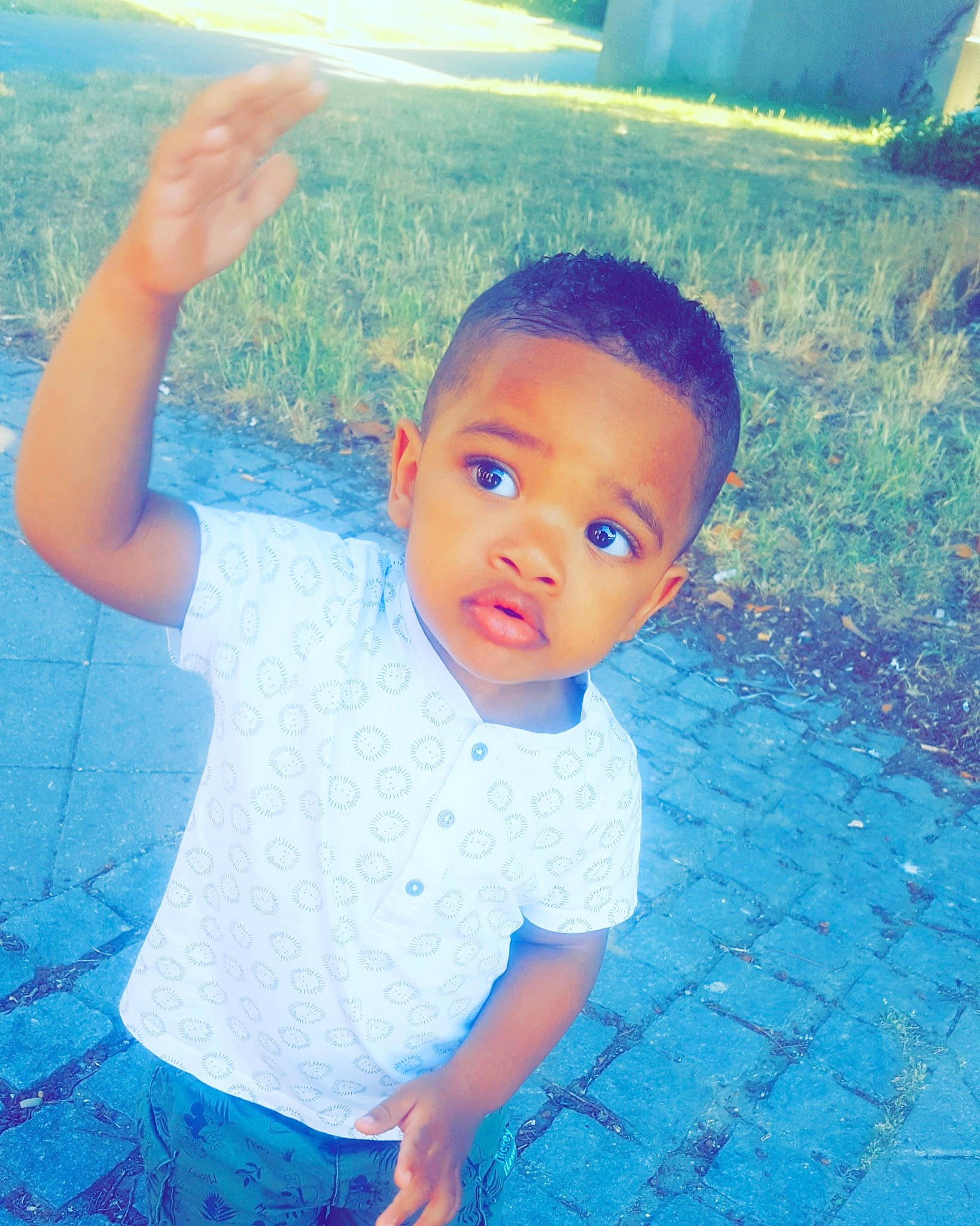 Brayan a rejoint le concours — aidez-le/la à gagner de superbes lots ! baby, blue, child, cool, eye, face, fun, happy, head, leisure, person, play, skin, sky, smile, summer, toddler, vacation, water