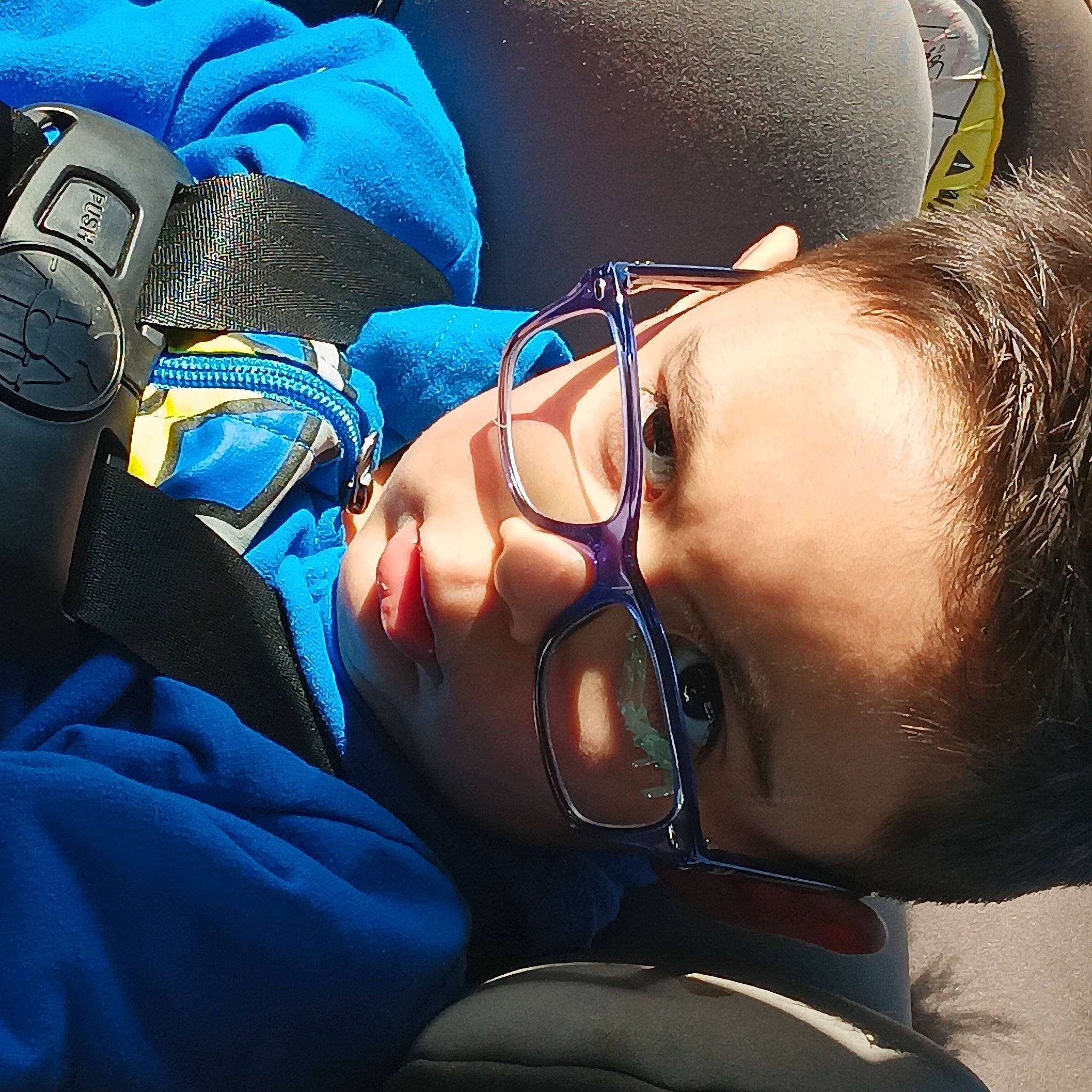 Kingston joined the competition — help win amazing prizes! audio_equipment, black_hair, blue, comfort, cool, electric_blue, eye, eyelash, eyewear, finger, flash_photography, glasses, happy, headgear, jaw, lip, mouth, person, personal_protective_equipment, sunglasses