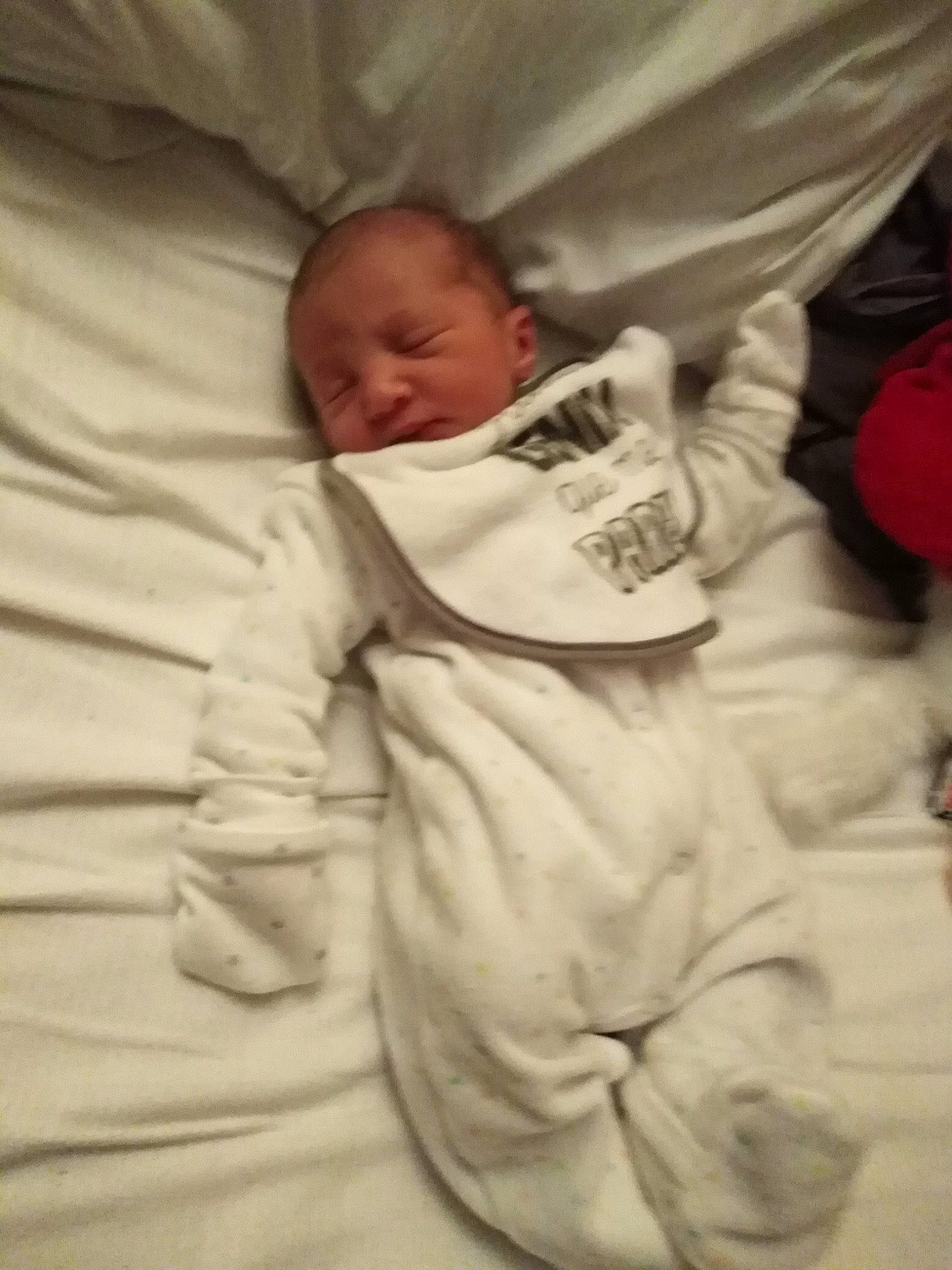 Esteban a rejoint le concours — aidez-le/la à gagner de superbes lots ! arm, baby, bedtime, cheek, child, comfort, nap, nose, person, sleep, toddler