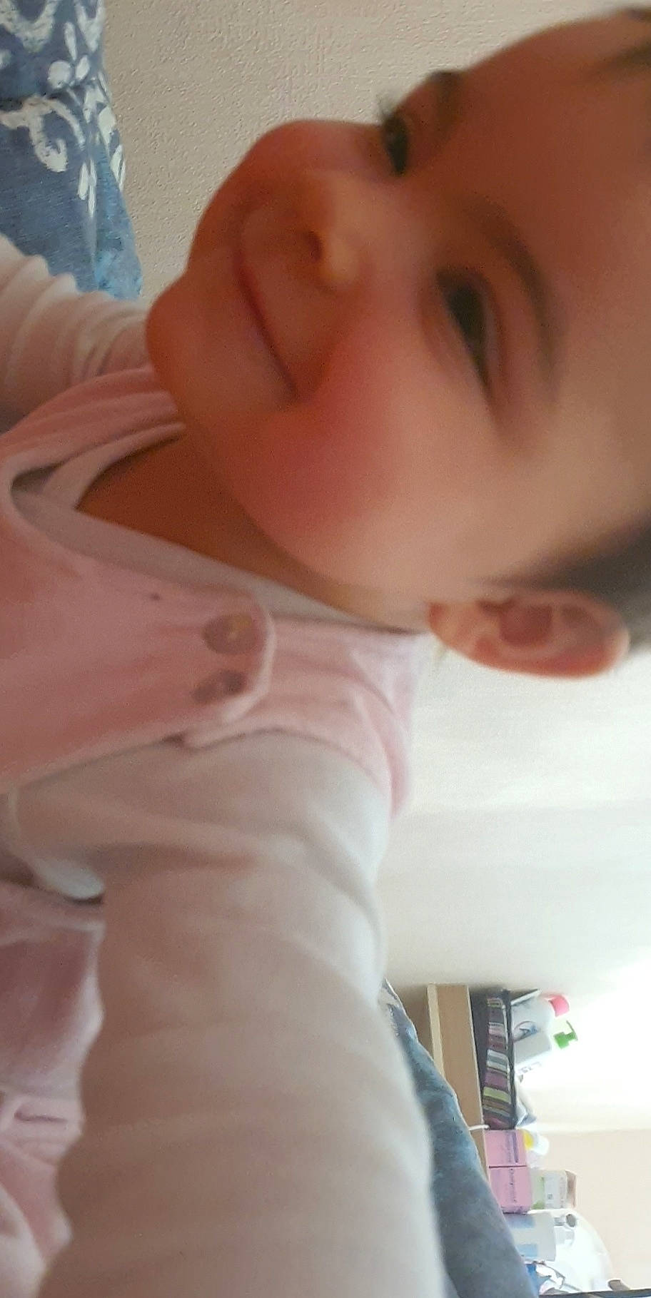 Maddy a rejoint le concours — aidez-le/la à gagner de superbes lots ! arm, cheek, chin, ear, eyebrow, eyelash, facial_expression, forehead, human_body, jaw, joint, joy, lip, mouth, muscle, neck, nose, person, shoulder, skin