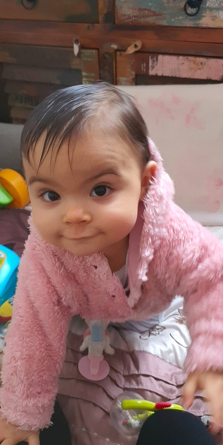 Maddy a rejoint le concours — aidez-le/la à gagner de superbes lots ! baby_toddler_clothing, blond, cheek, doll, dress, eyebrow, eyelash, face, fun, happy, head, iris, lip, nose, person, pink, skin, sleeve, smile, toddler