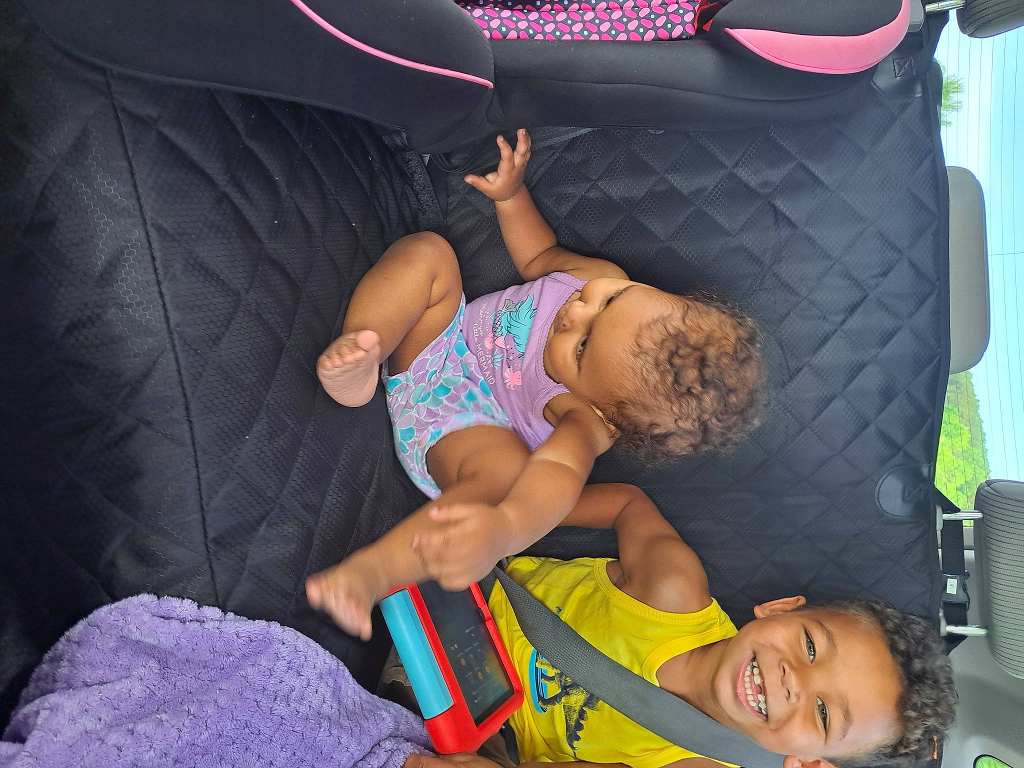 Xekial is registered to the contest to win money with this photo: abdomen, brassiere, chest, event, fun, hat, human_body, human_leg, joy, knee, leg, leisure, muscle, navel, person, shorts, swimsuit_top, swimwear, t_shirt, thigh