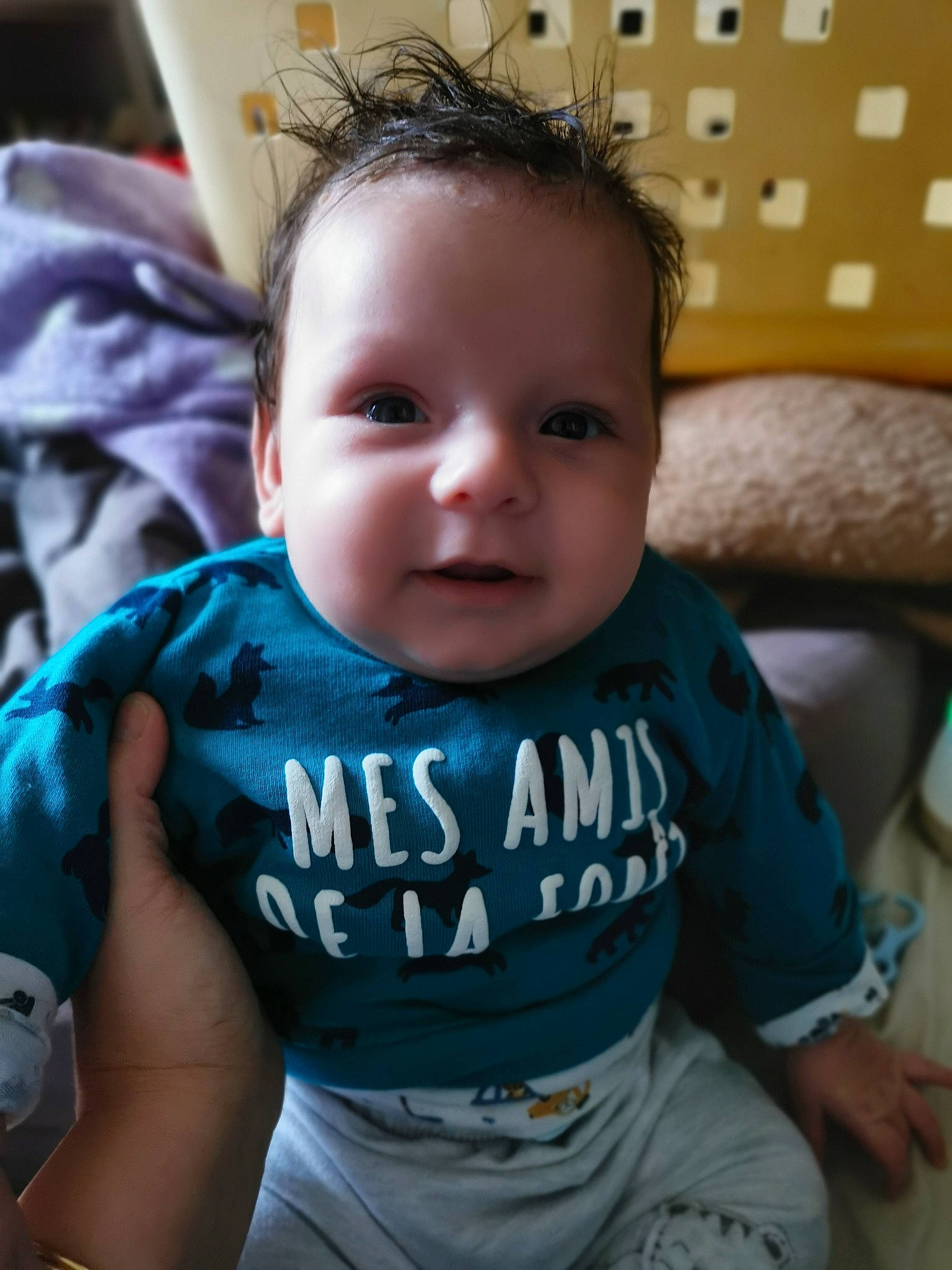 éric participe au concours pour gagner de l'argent avec cette photo : baby, baby_toddler_clothing, cheek, child, chin, comfort, cool, eyebrow, face, facial_expression, hairstyle, happy, head, mouth, person, product, skin, sleeve, smile, t_shirt