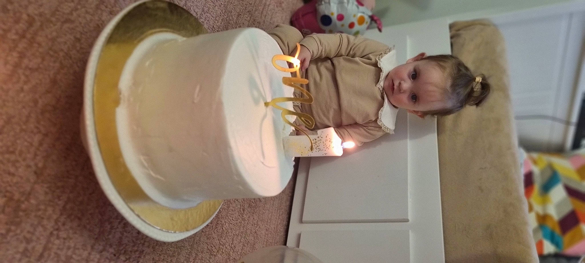 Sofia participe au concours pour gagner de l'argent avec cette photo : baby, baby_products, baby_toddler_clothing, child, comfort, cuisine, cup, dairy, dessert, drink, drinkware, food, ingredient, milk, person, plant_milk, room, serveware, tableware, toddler