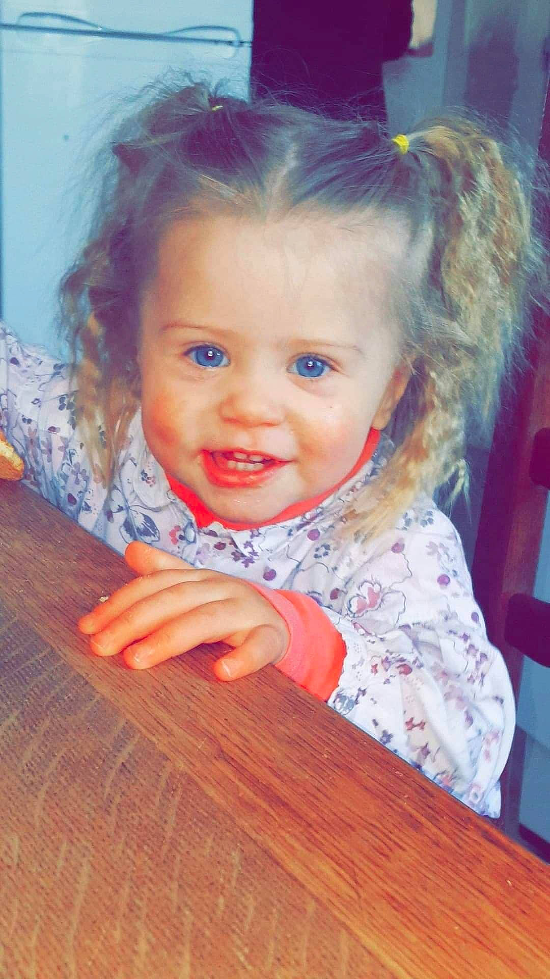 Eléna a rejoint le concours — aidez-le/la à gagner de superbes lots ! baby, beauty, blond, cheek, child, child_model, chin, eye, face, facial_expression, forehead, hair, hairstyle, head, iris, lip, nose, person, skin, smile