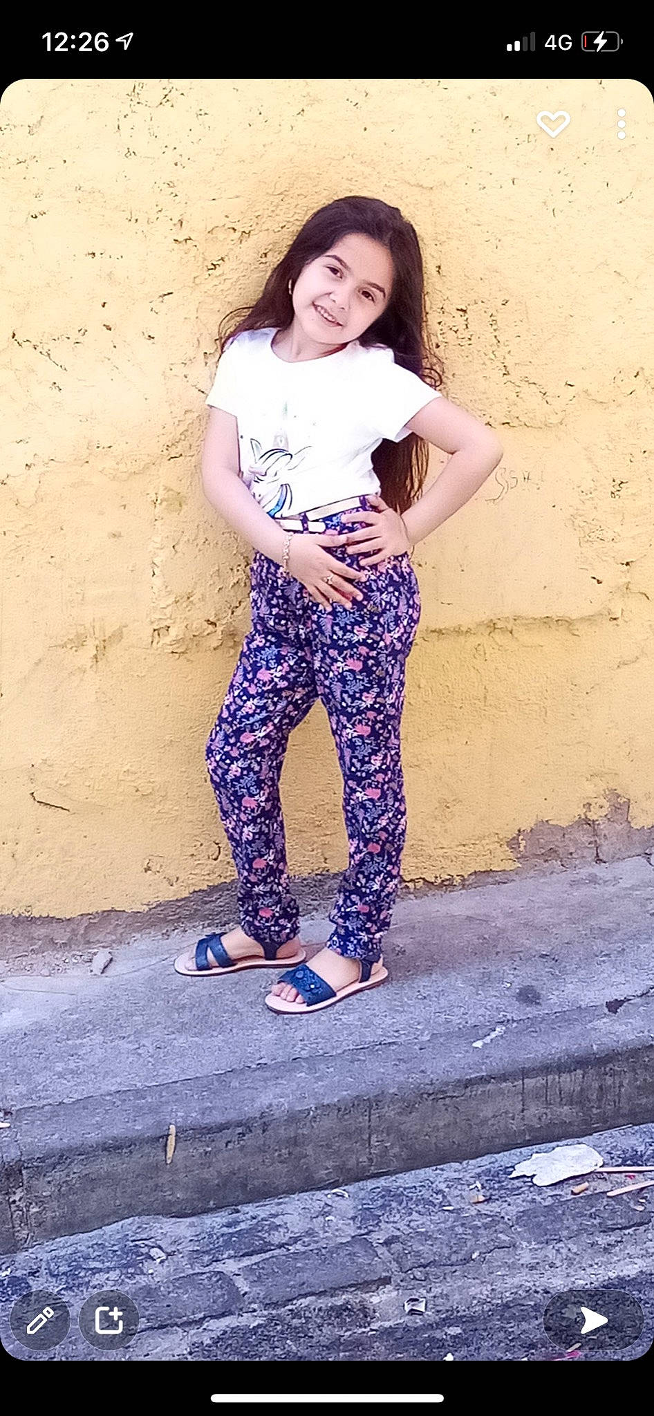 Elora participe au concours pour gagner de l'argent avec cette photo : arm, electric_blue, face, fashion_design, flash_photography, hair, happy, joy, knee, long_hair, neck, people_in_nature, person, shoe, shoulder, sleeve, smile, sportswear, street_fashion, t_shirt