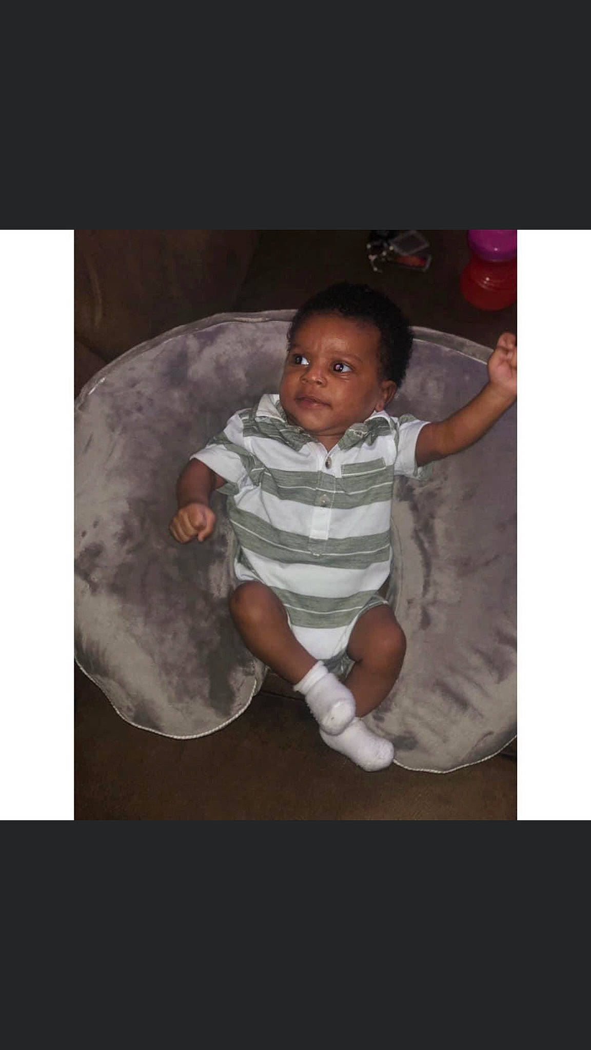 Damir is registered to the contest to win money with this photo: arm, baby, child, cool, eye, fun, head, human, leg, people, person, photo_caption, photography, sitting, skin, smile, t_shirt, toddler