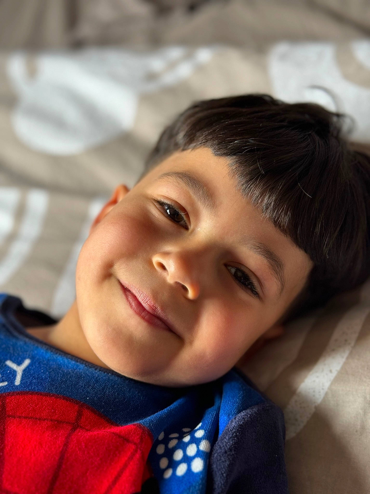 Jaëden a rejoint le concours — aidez-le/la à gagner de superbes lots ! cheek, chin, cool, eye, eyebrow, eyelash, face, forehead, fun, happy, head, iris, jaw, joy, lip, mouth, neck, nose, person, skin