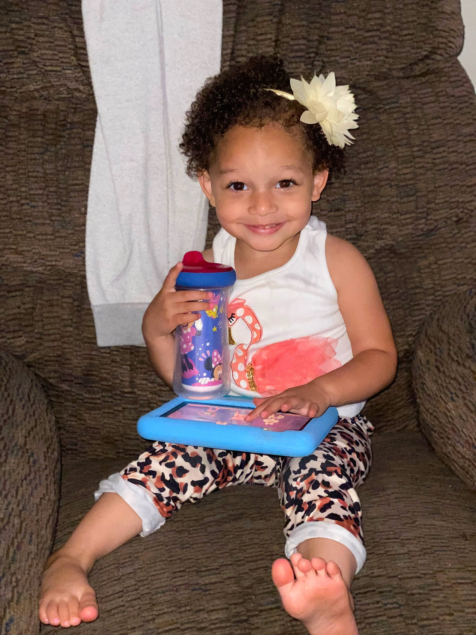 Alyna is registered to the contest to win money with this photo: arm, baby_toddler_clothing, eye, finger, hairstyle, hand, happy, head, human_body, iris, joint, joy, leg, neck, person, pink, shoulder, skin, sleeve, smile