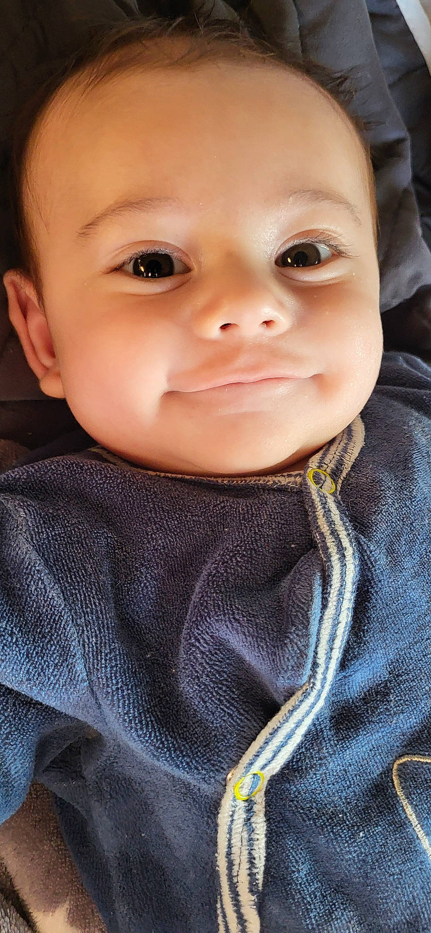 Jules a rejoint le concours — aidez-le/la à gagner de superbes lots ! baby, bodypart, clothing, coat, face, finger, hand, happy, head, hoodie, jacket, jeans, knitwear, pants, person, photography, portrait, smile, sweater, sweatshirt